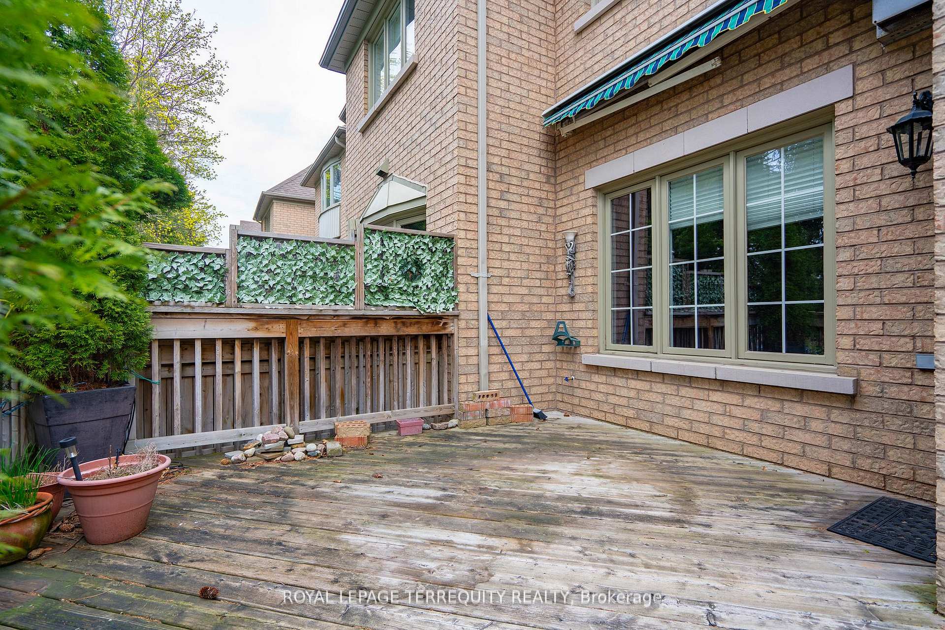 3 Bedrooms Condo at 197 La Rose, Toronto For sale