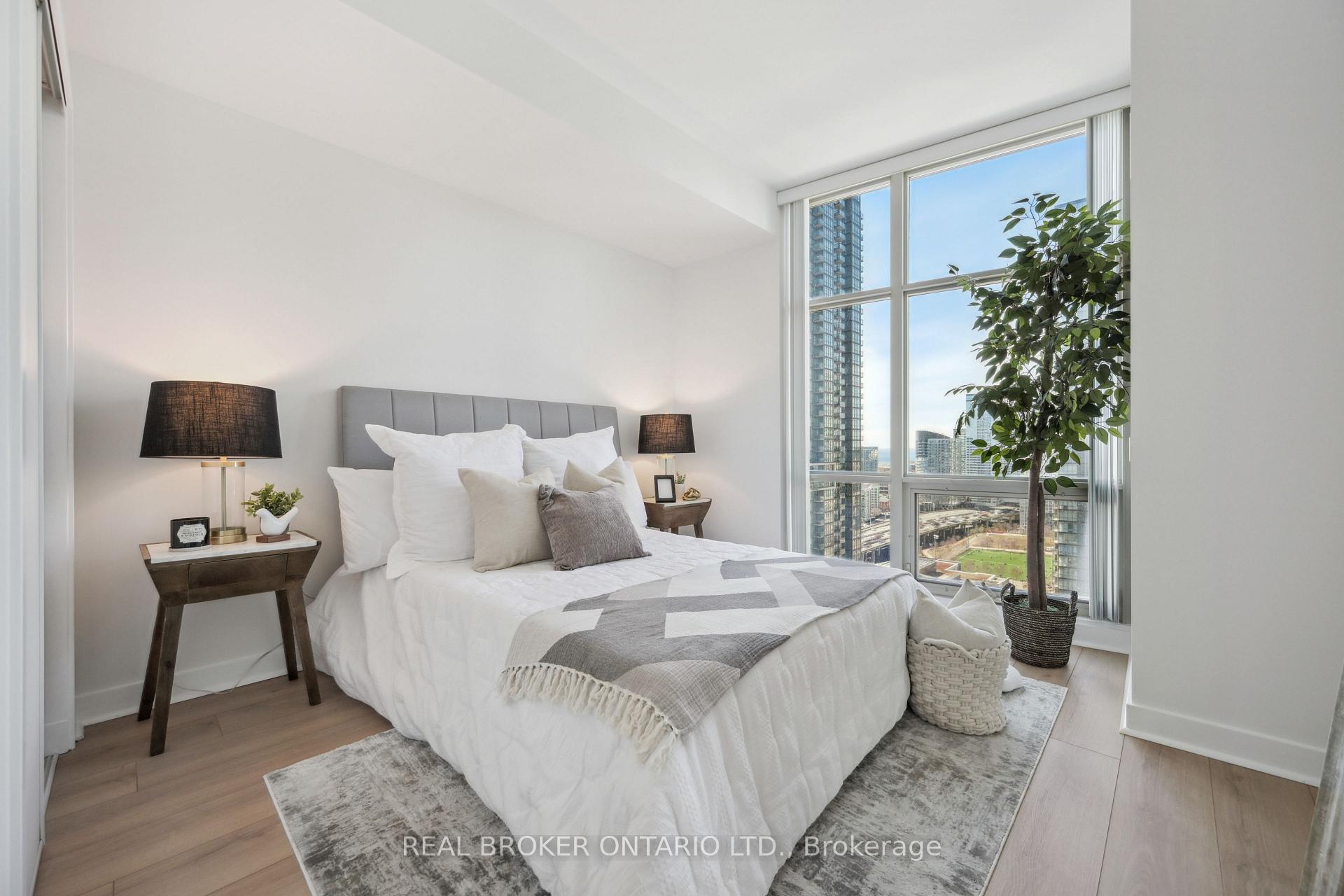 2 Bedrooms Condo at 10 Navy Wharf, Toronto For sale