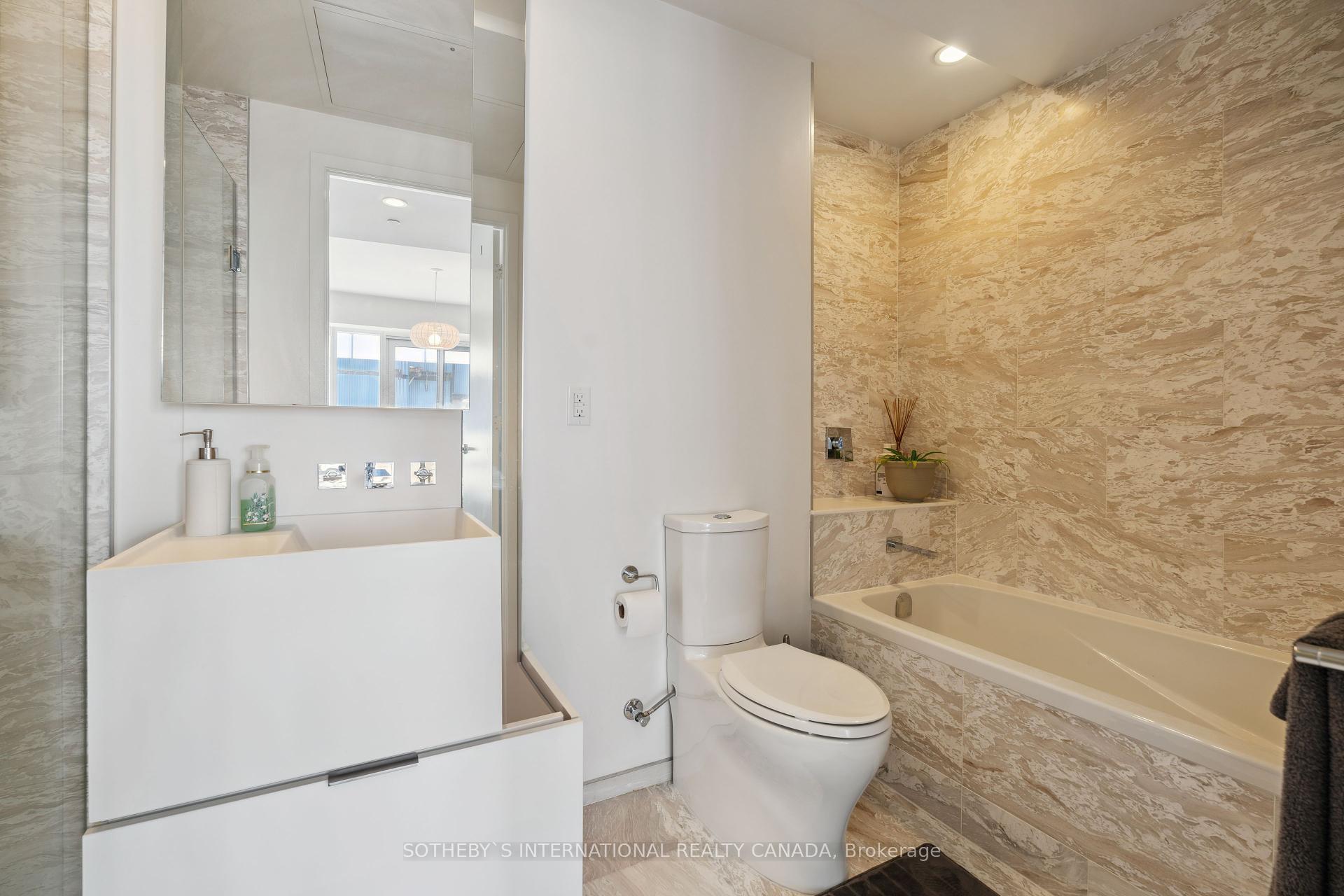 3 Bedrooms Condo at 1 Bloor,  Toronto For sale