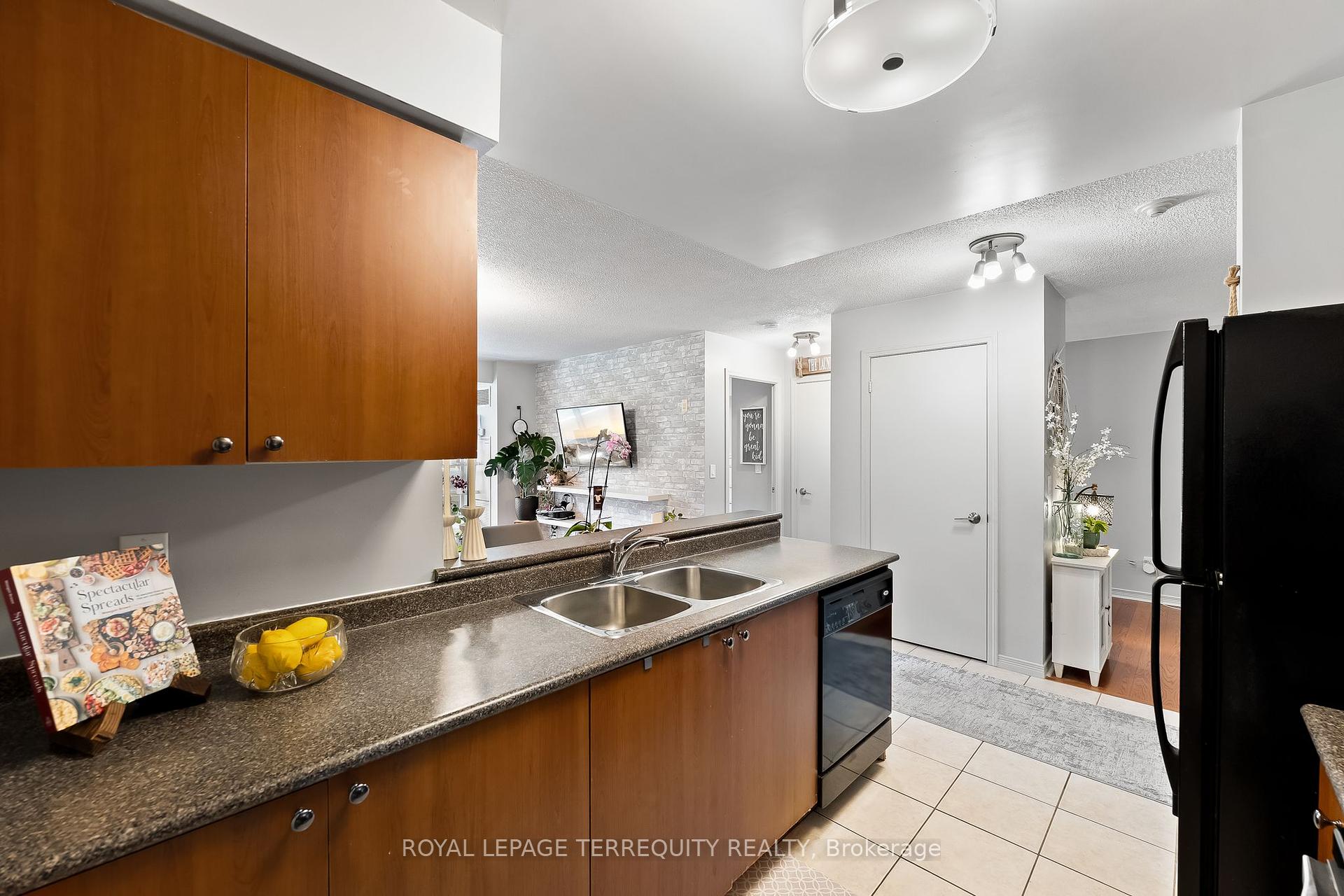 3 Bedrooms Condo at 3650 Kingston RD, Toronto For sale