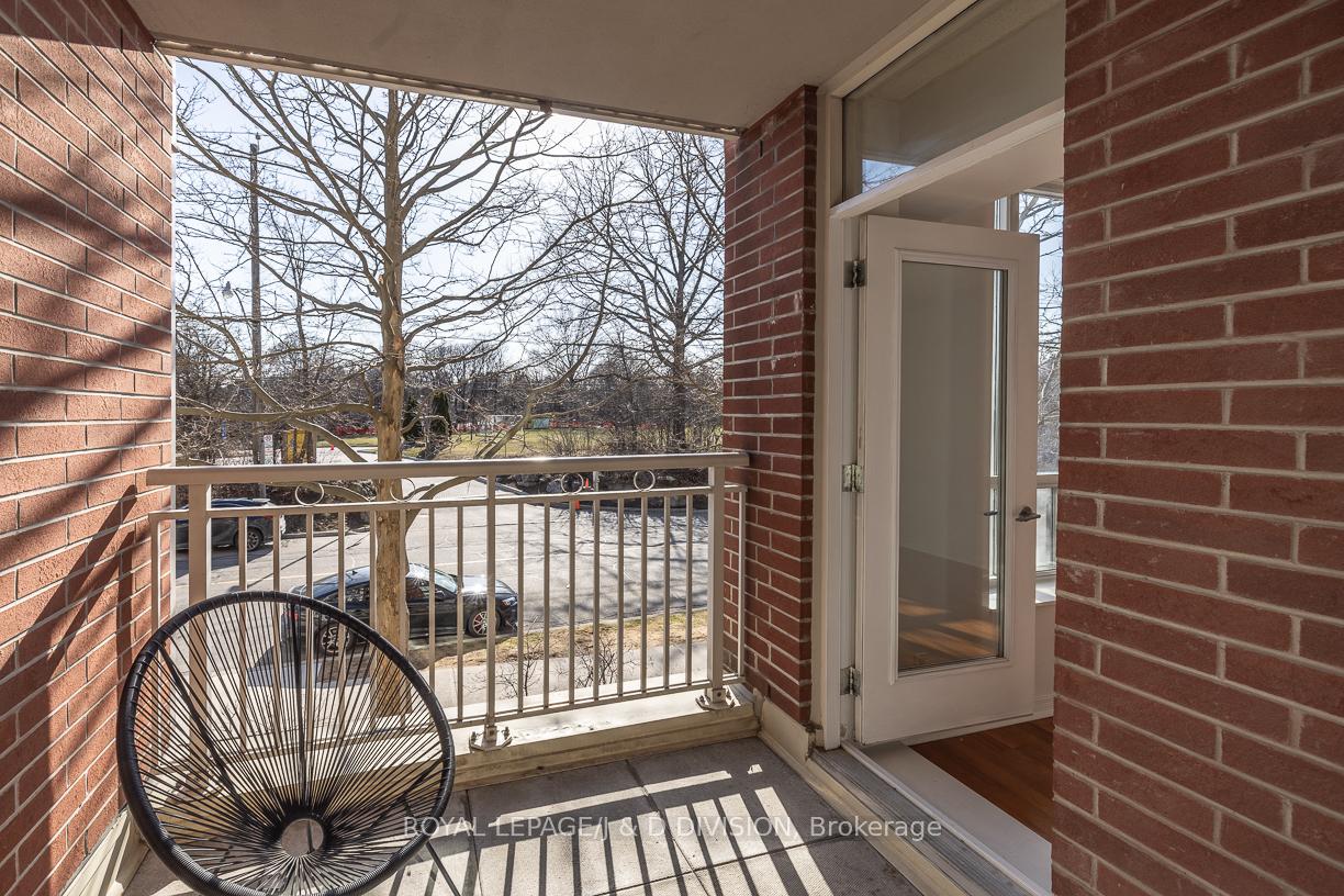 1 Bedroom Condo at 485 Rosewell,  Toronto For sale