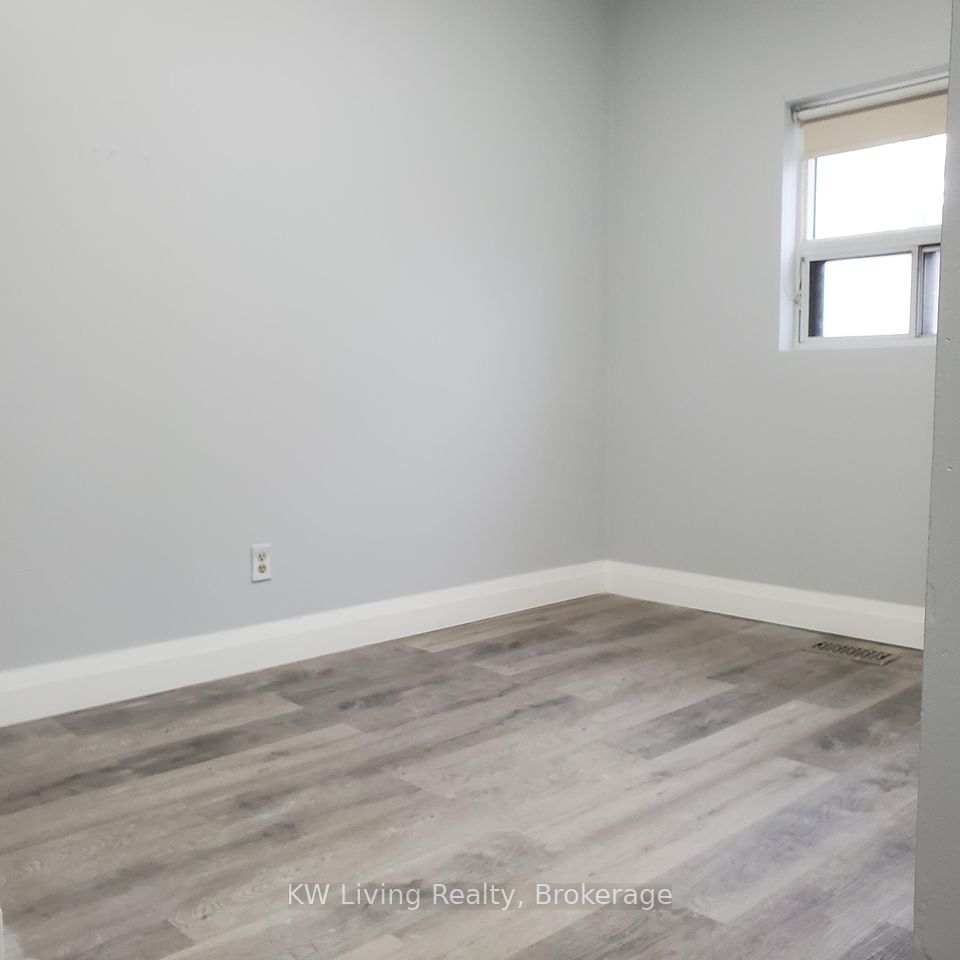 377 Dundas Street