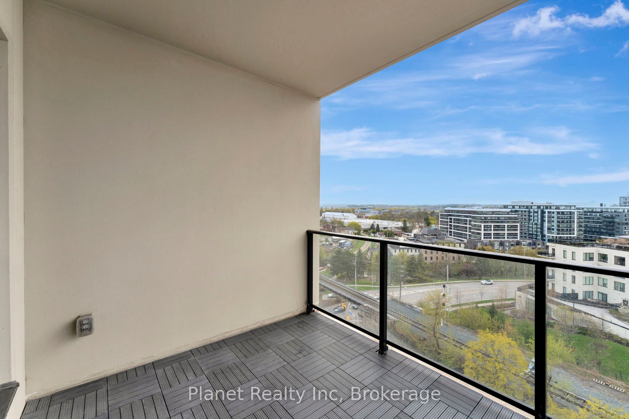 160 Macdonell Street, #906