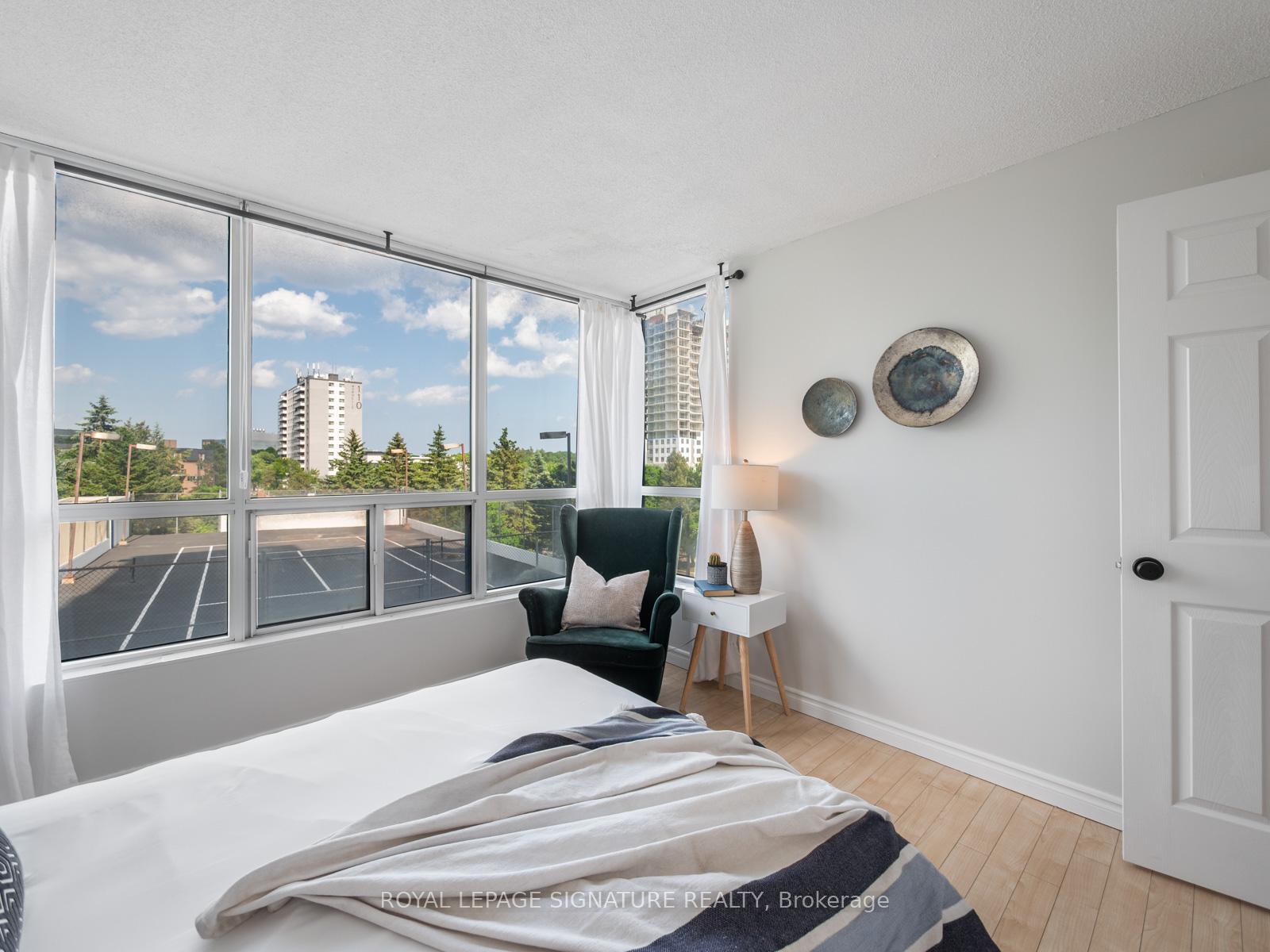 3 Bedrooms Condo at 3050 Ellesmere, Toronto For sale