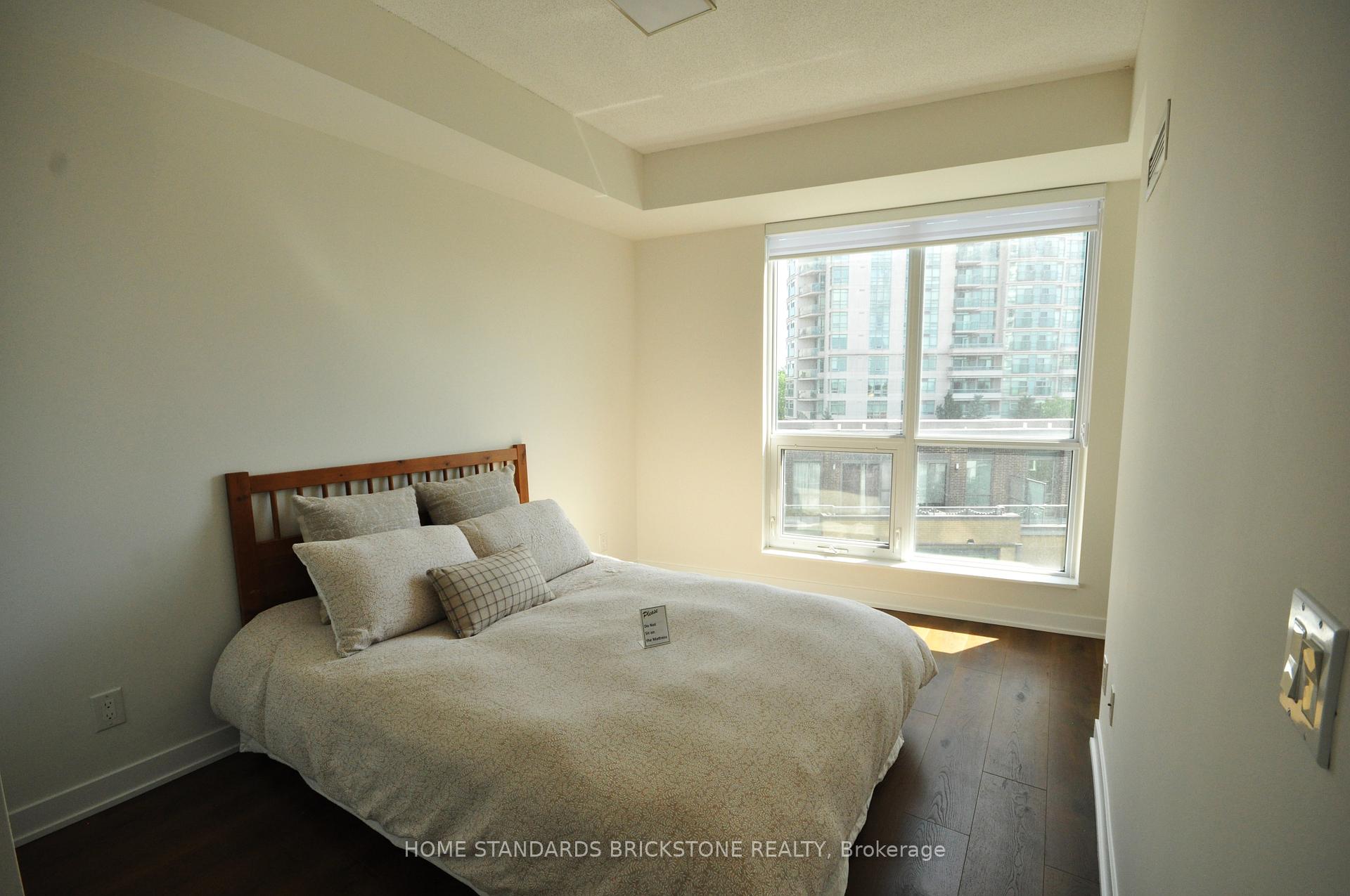 2 Bedrooms Condo at 195 Bonis, Toronto For sale
