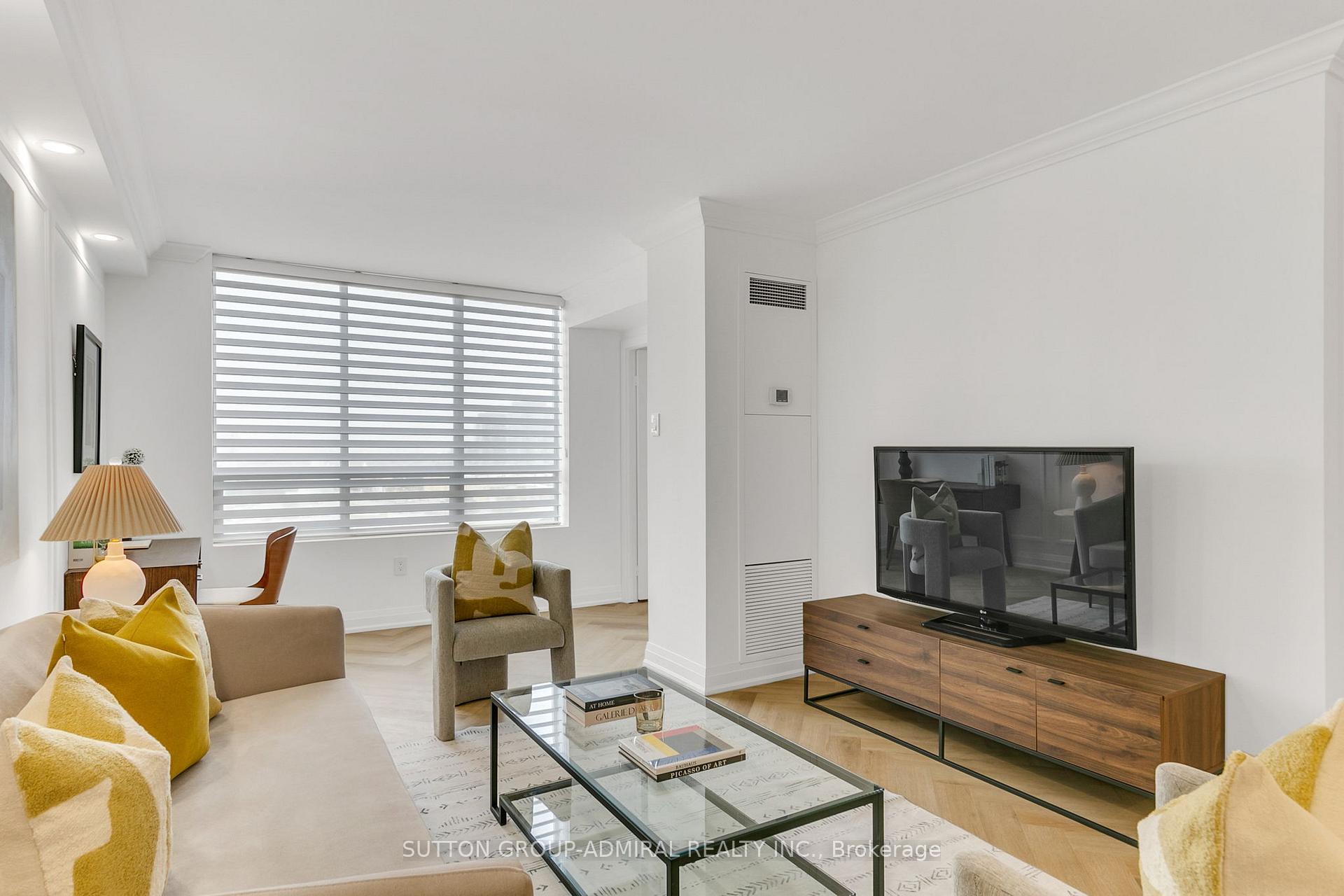 2 Bedrooms Condo at 7601 Bathurst, Vaughan For sale