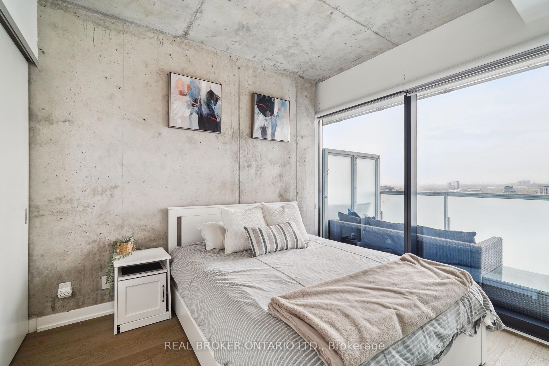 1 Bedroom Condo at 11 Charlotte,  Toronto For sale