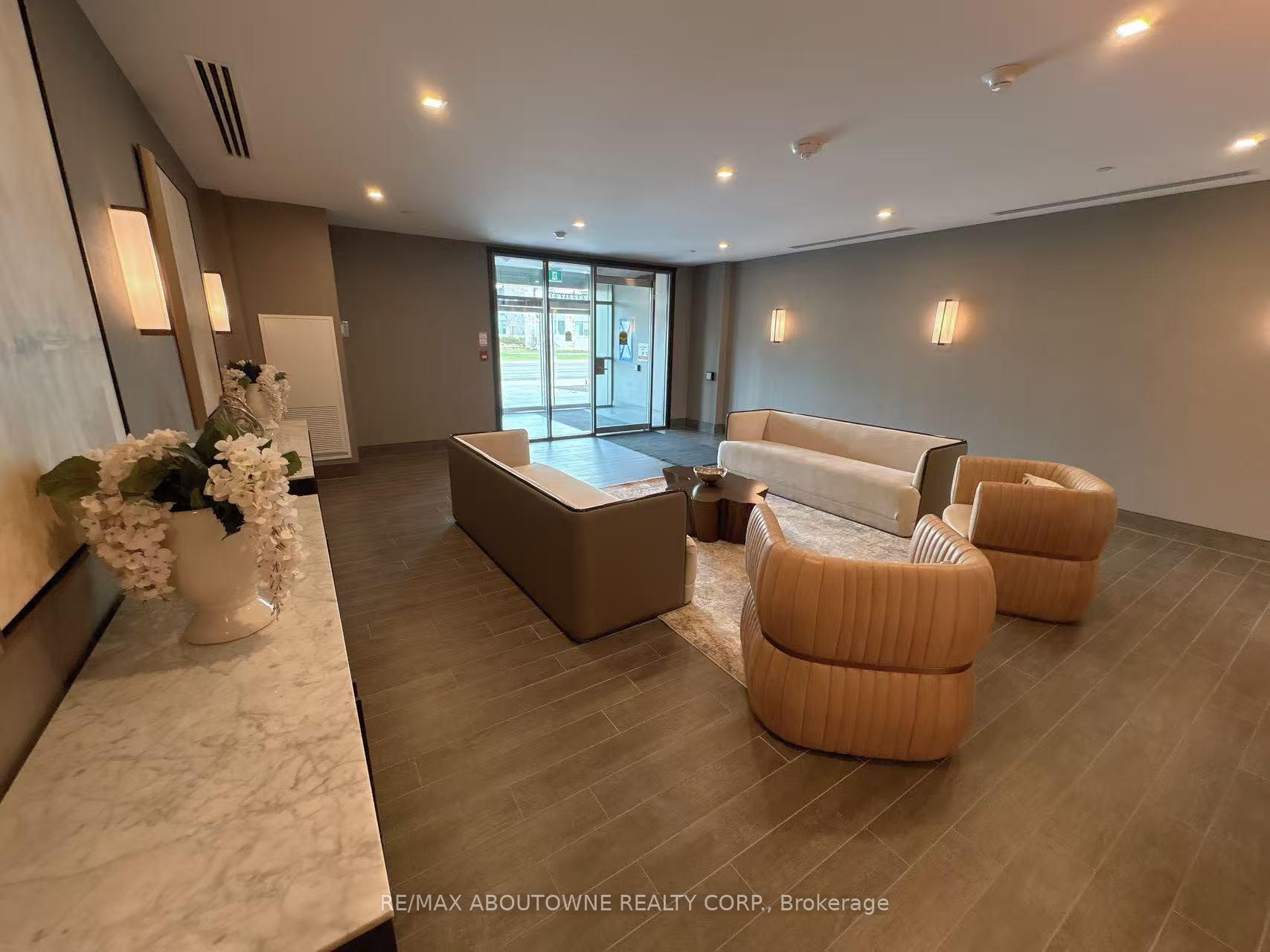 2 Bedrooms Condo at 470 Dundas, Hamilton For sale