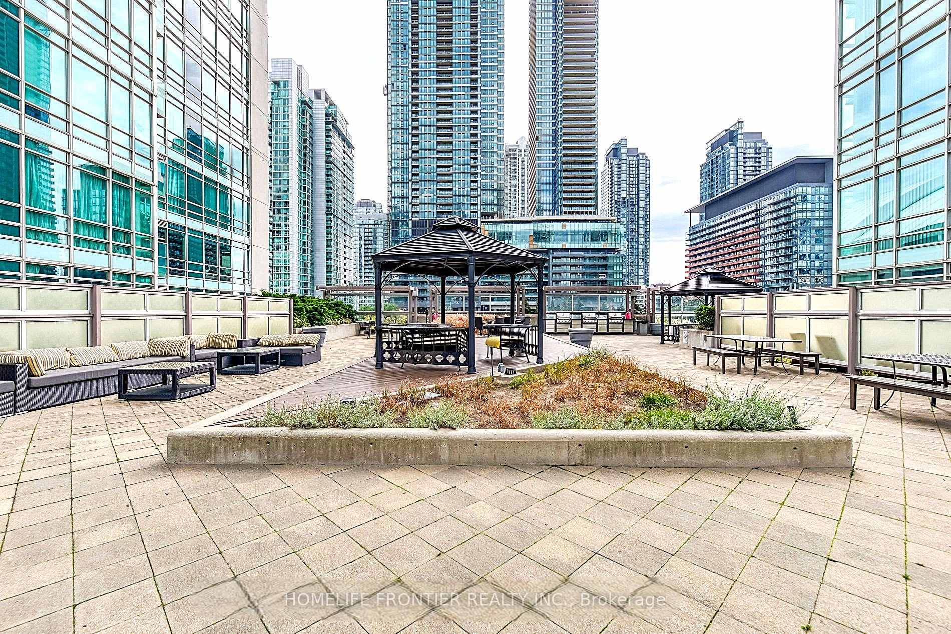 2 Bedrooms Condo at 381 Front, Toronto For sale