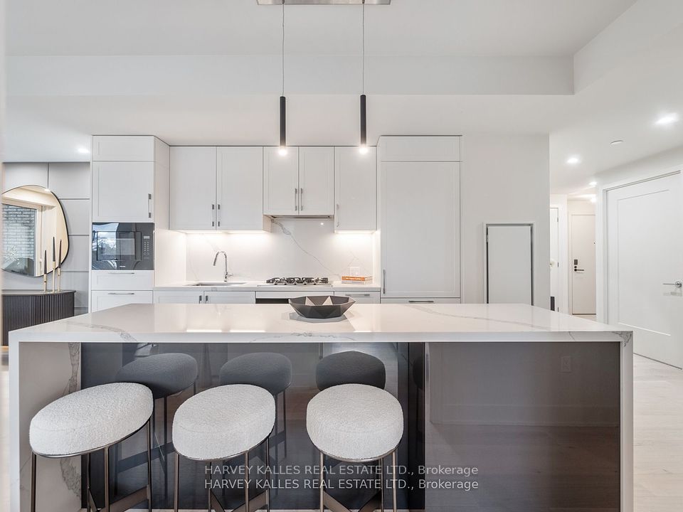 8 Manor Road W 807