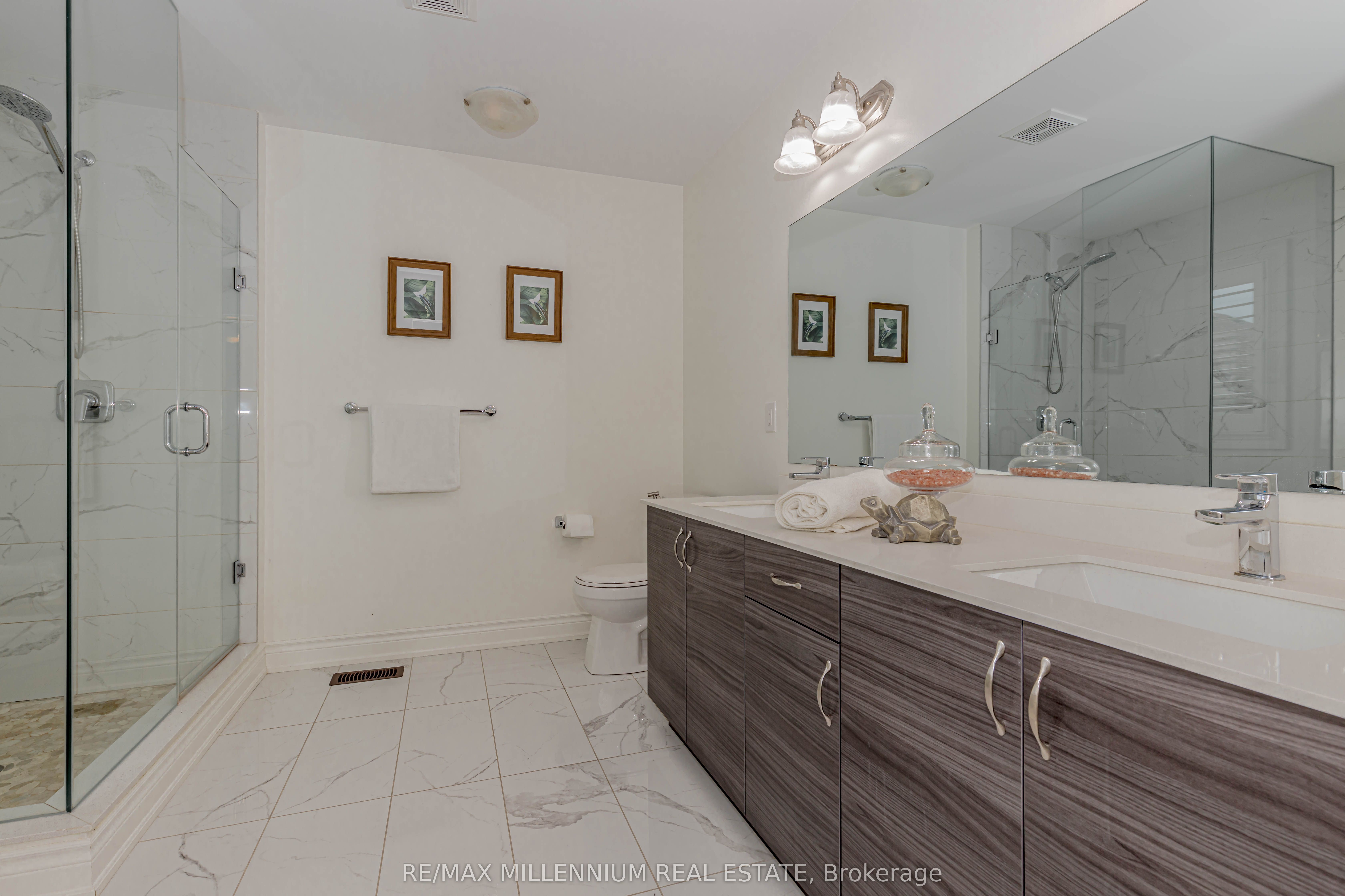 1238 Bowell Crescent