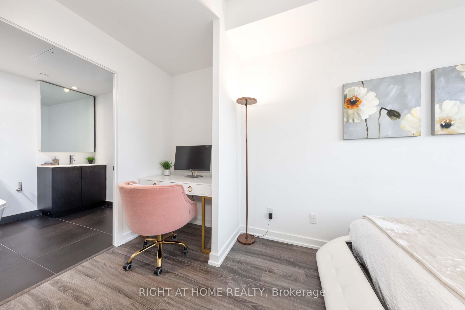 3 Bedrooms Condo at 20 Edward, Toronto For sale