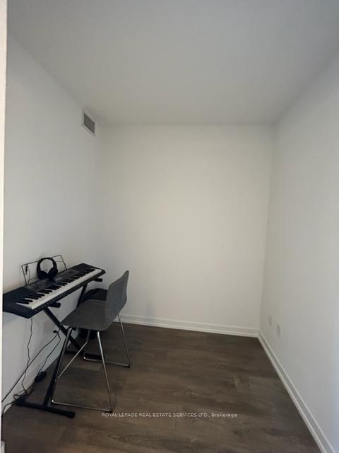 2 Bedrooms Condo at 2520 Eglinton, Mississauga For sale