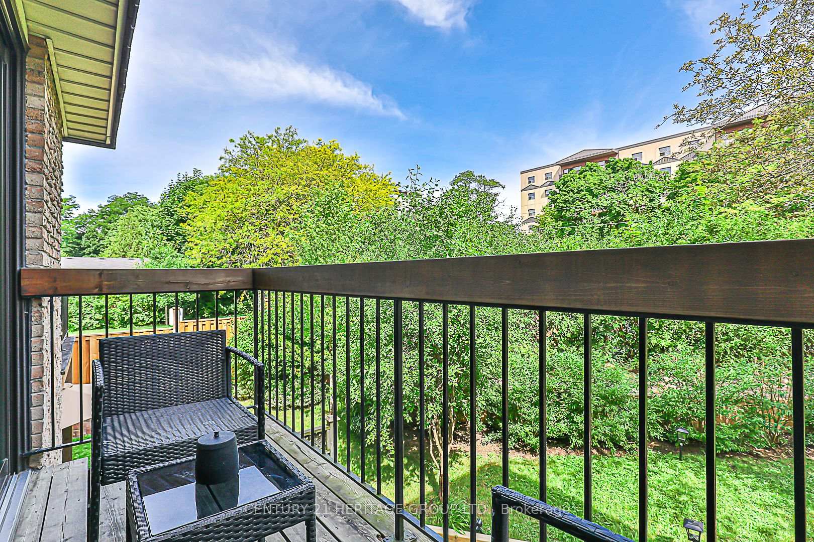 3 Bedrooms Condo at 4 Vale Carse,  Toronto For sale