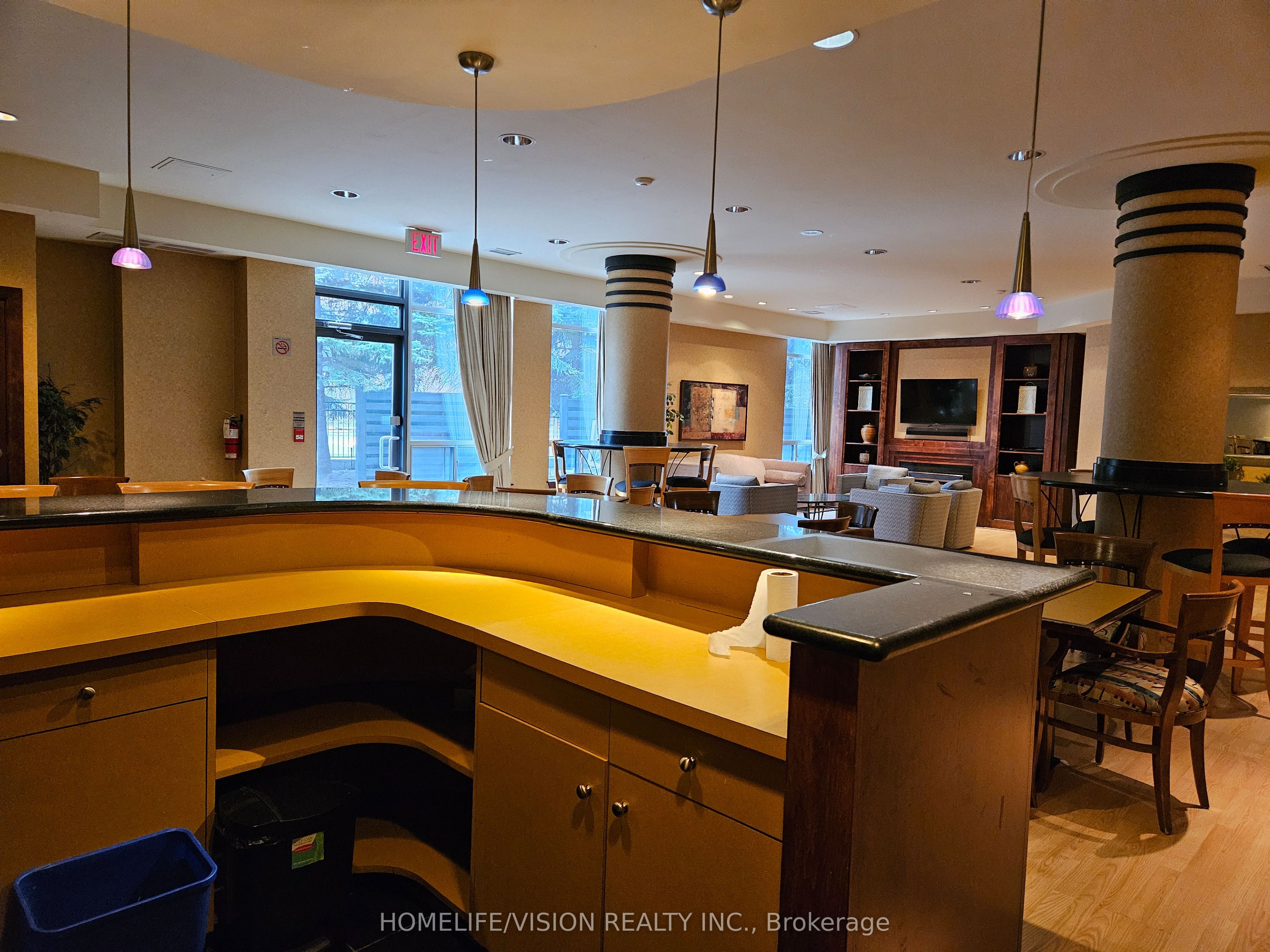 35 Finch Avenue E, #703
