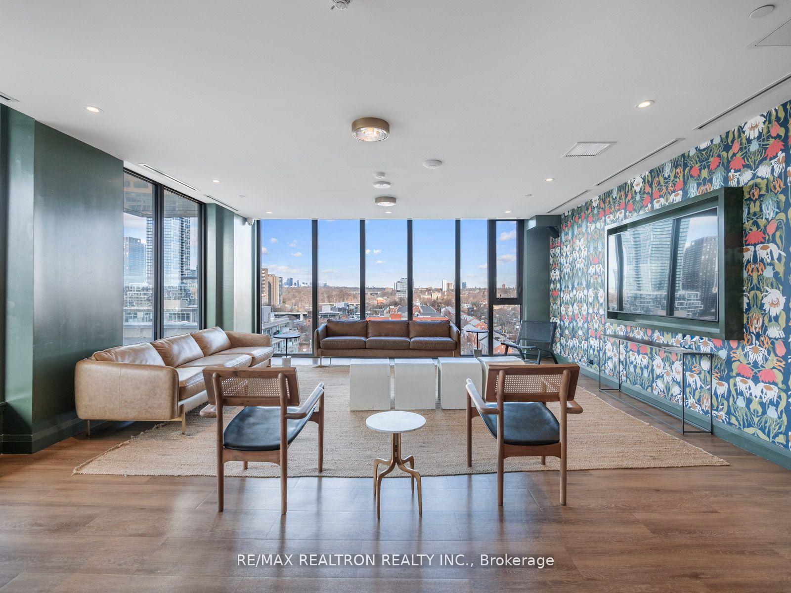 3 Bedrooms Condo at 25 Baseball, Toronto For sale
