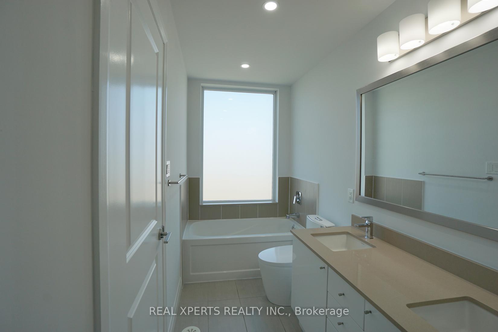 4 Bedrooms Condo at 90 Little Creek,  Mississauga For sale