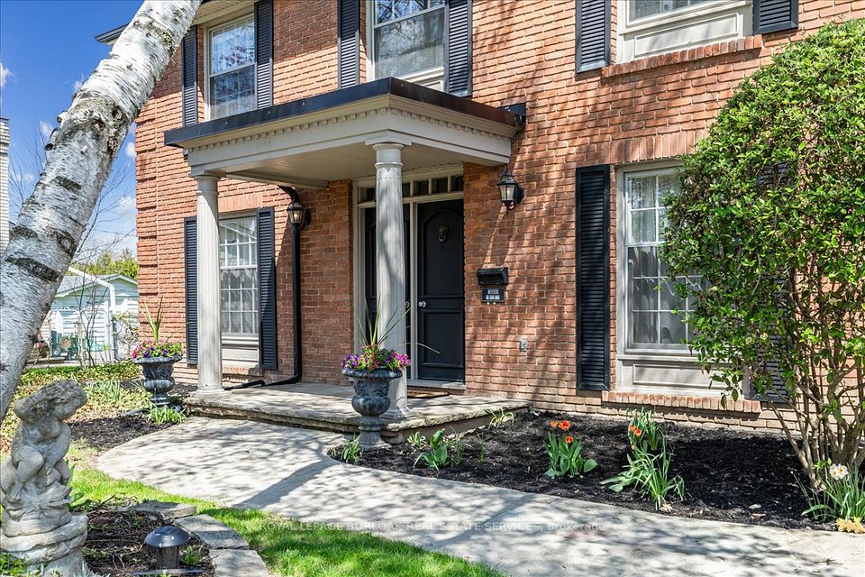 1314 Fairway Court, Burlington, ON L7P 1M4