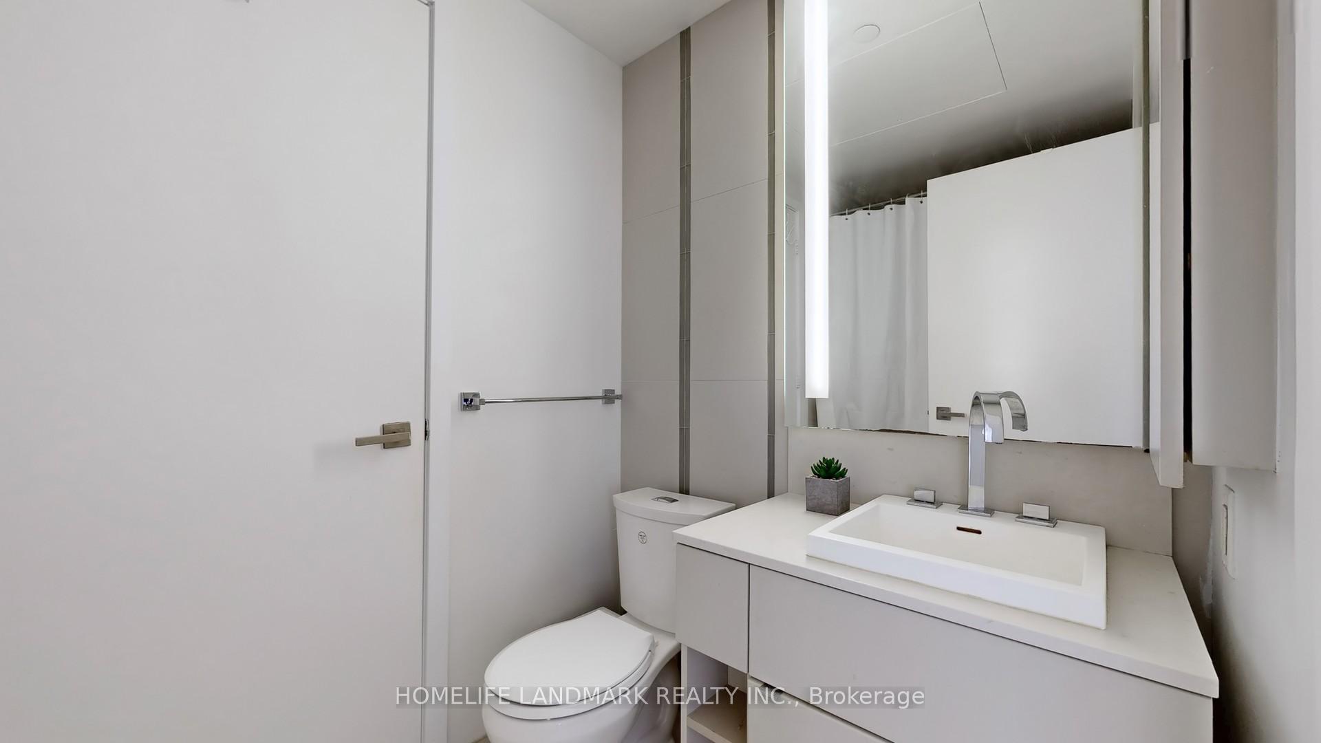 2 Bedrooms Condo at 101 Peter, Toronto For sale