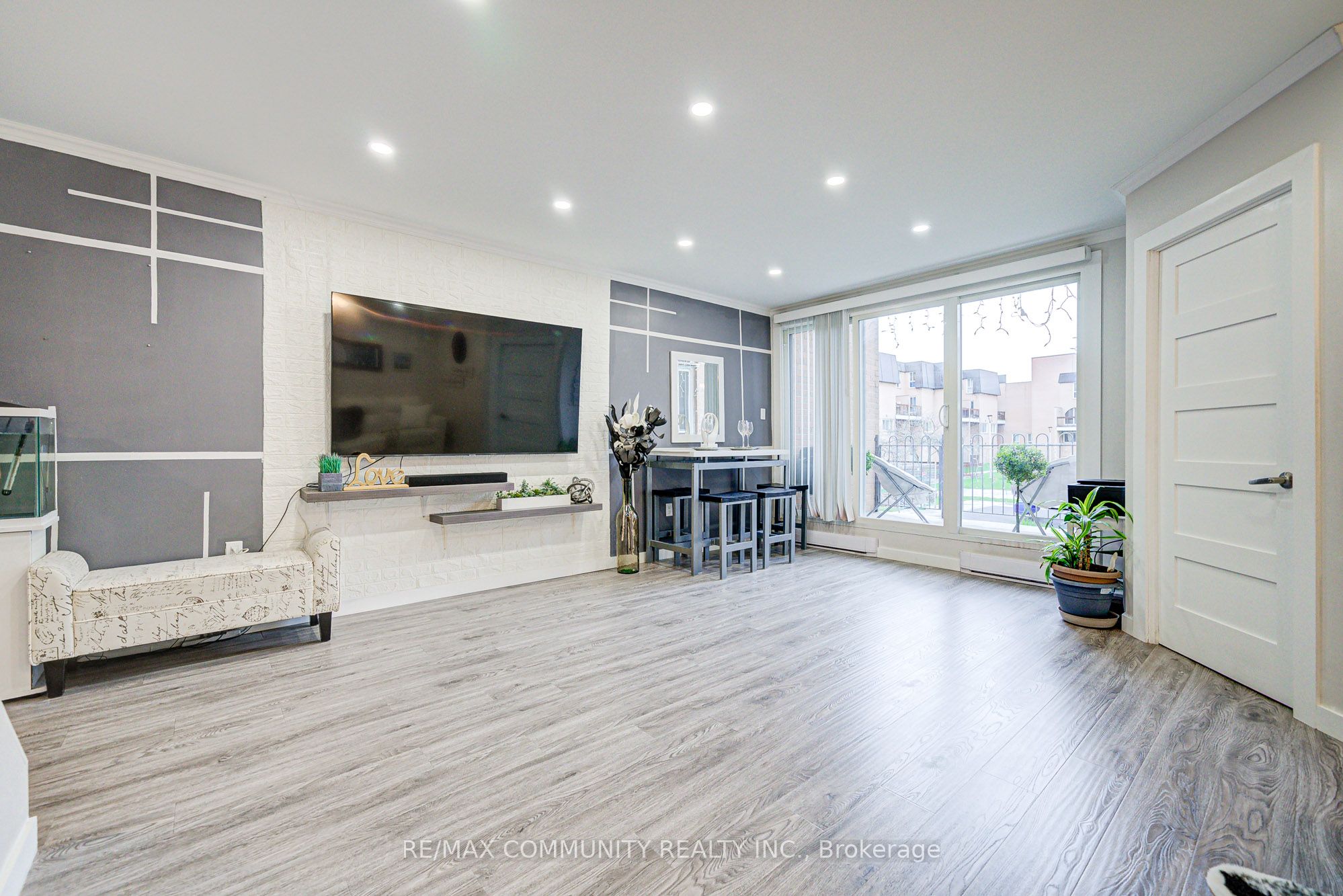 100 Mornelle Court, #1078