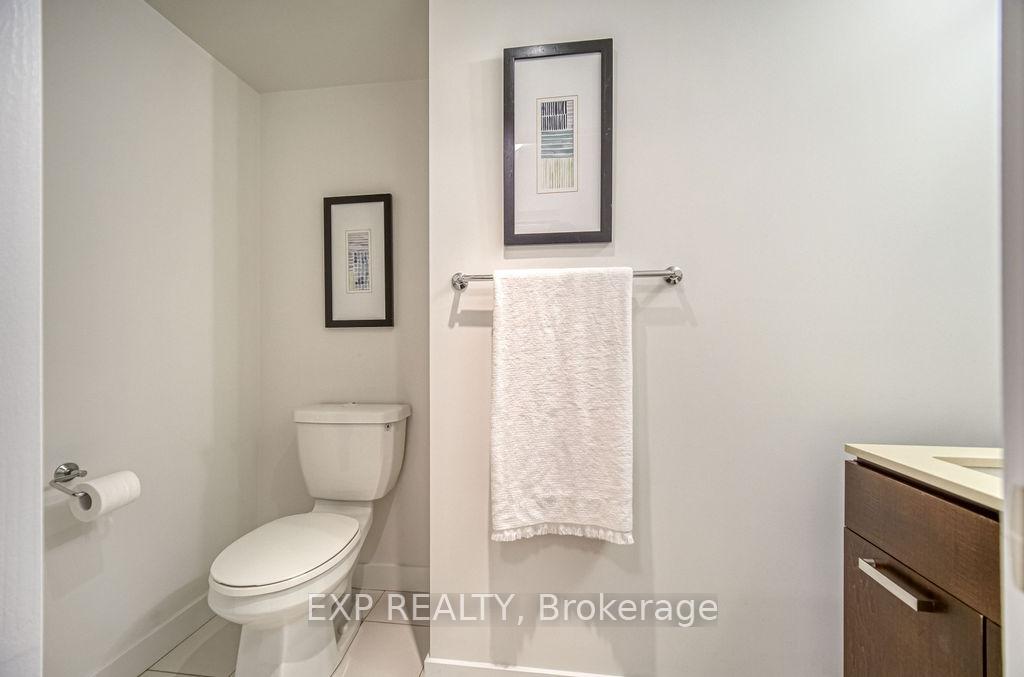 2 Bedrooms Condo at 295 Adelaide, Toronto For sale