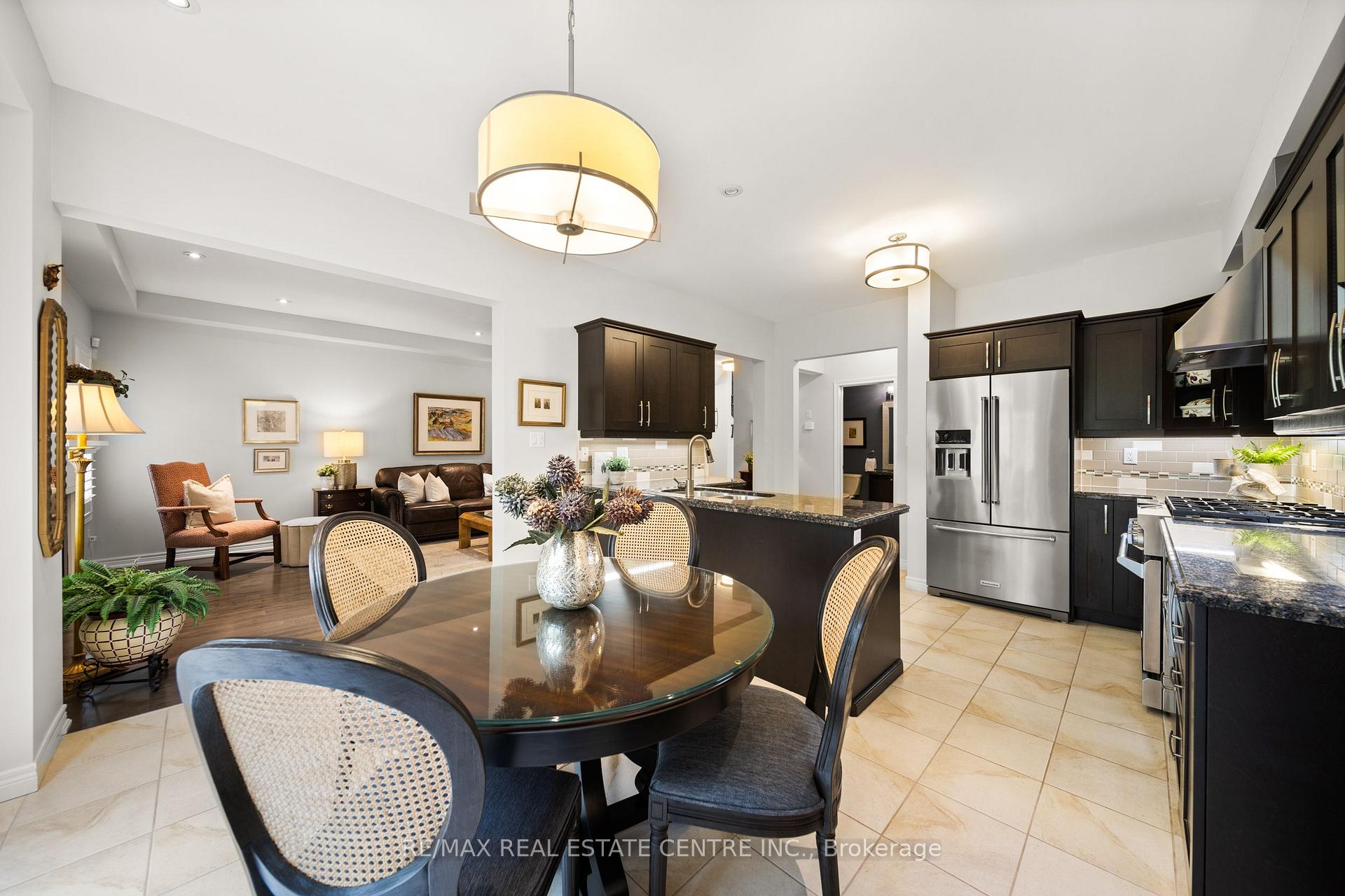 3 Bedrooms Condo at 441 Stonehenge, Hamilton For sale