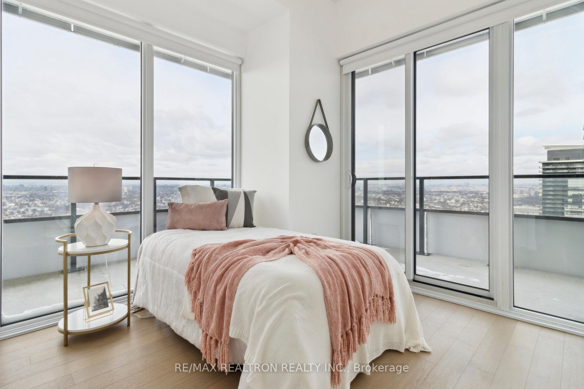 2 Bedrooms Condo at 30 Shore Breeze, Toronto For sale