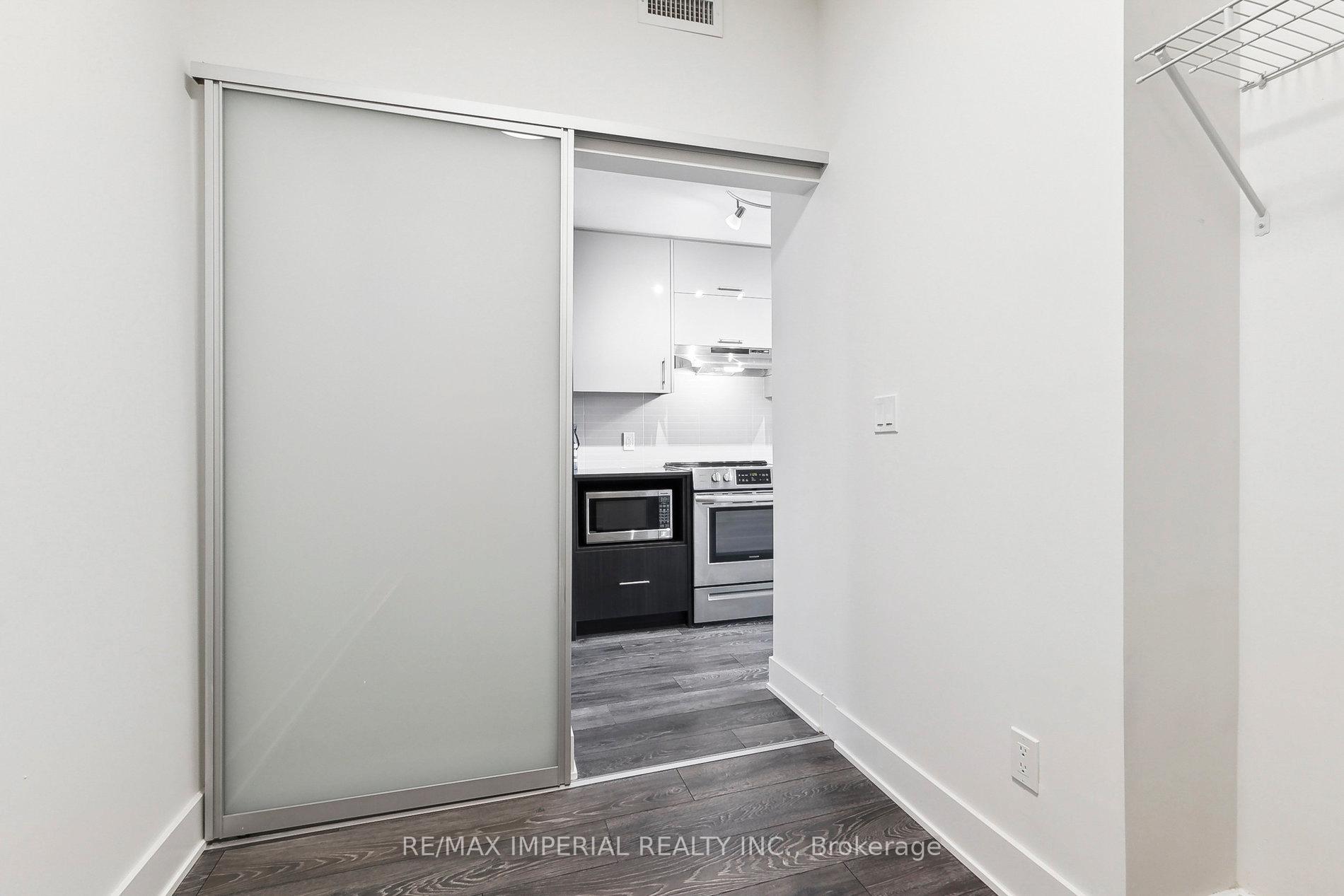 2 Bedrooms Condo at 188 Fairview Mall,  Toronto For sale