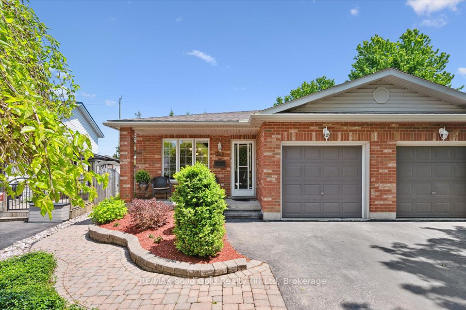 250A Inverhuron Cres