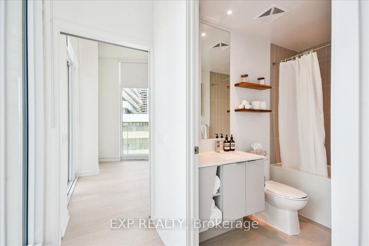1 Bedroom Condo at 3883 Quartz, Mississauga For sale