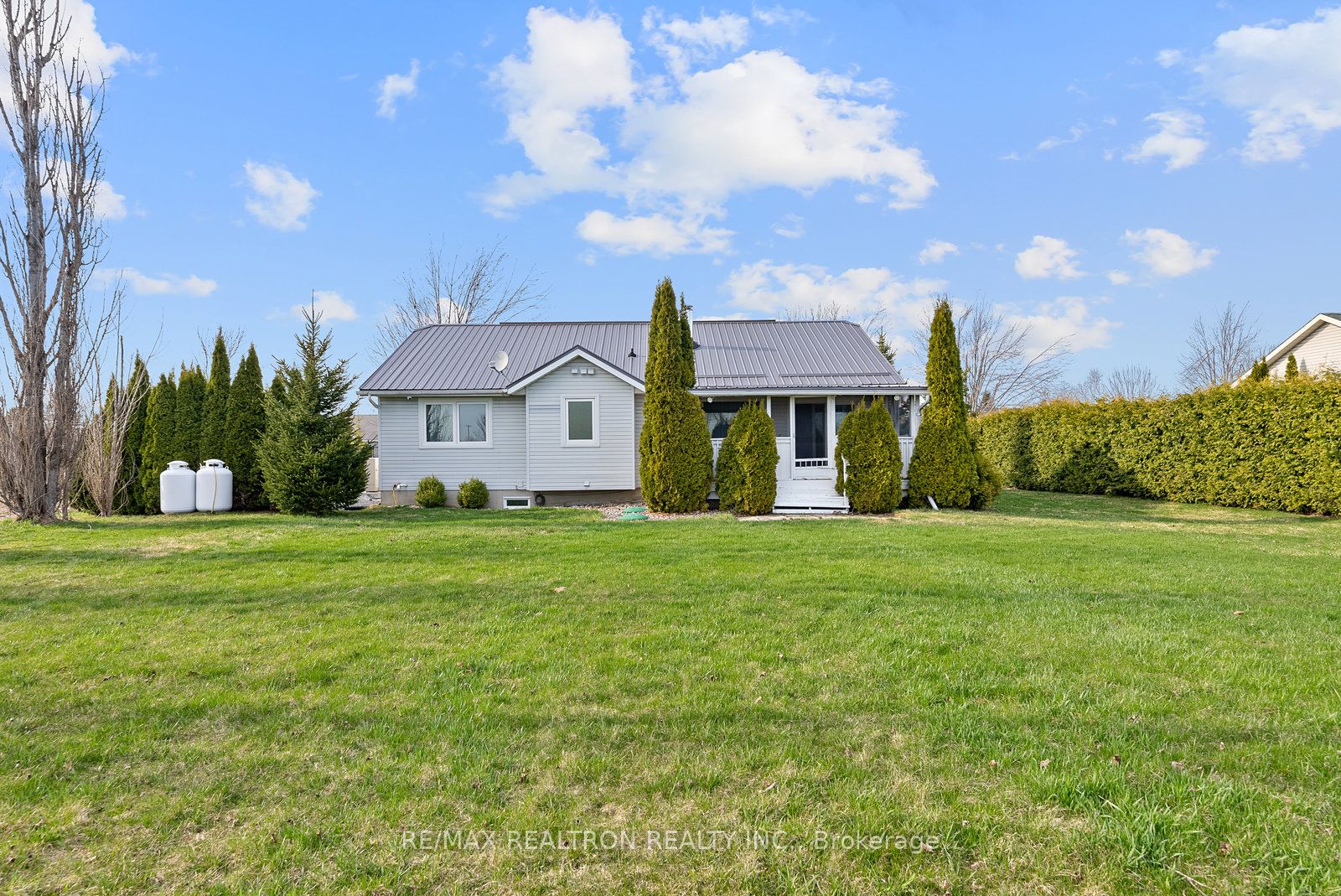 6 Hallett Crescent