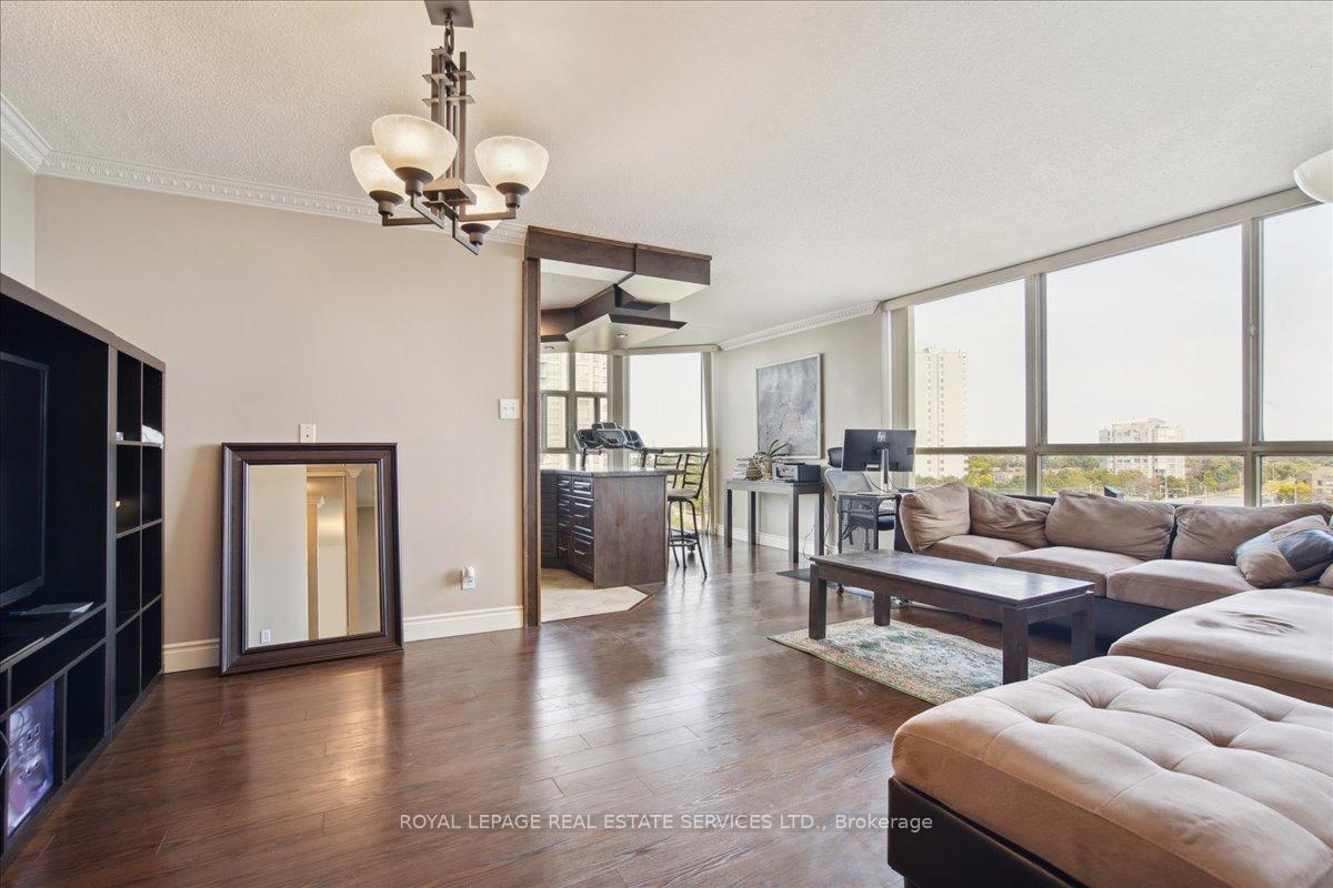 2 Bedrooms Condo at 1360 Rathburn,  Mississauga For sale