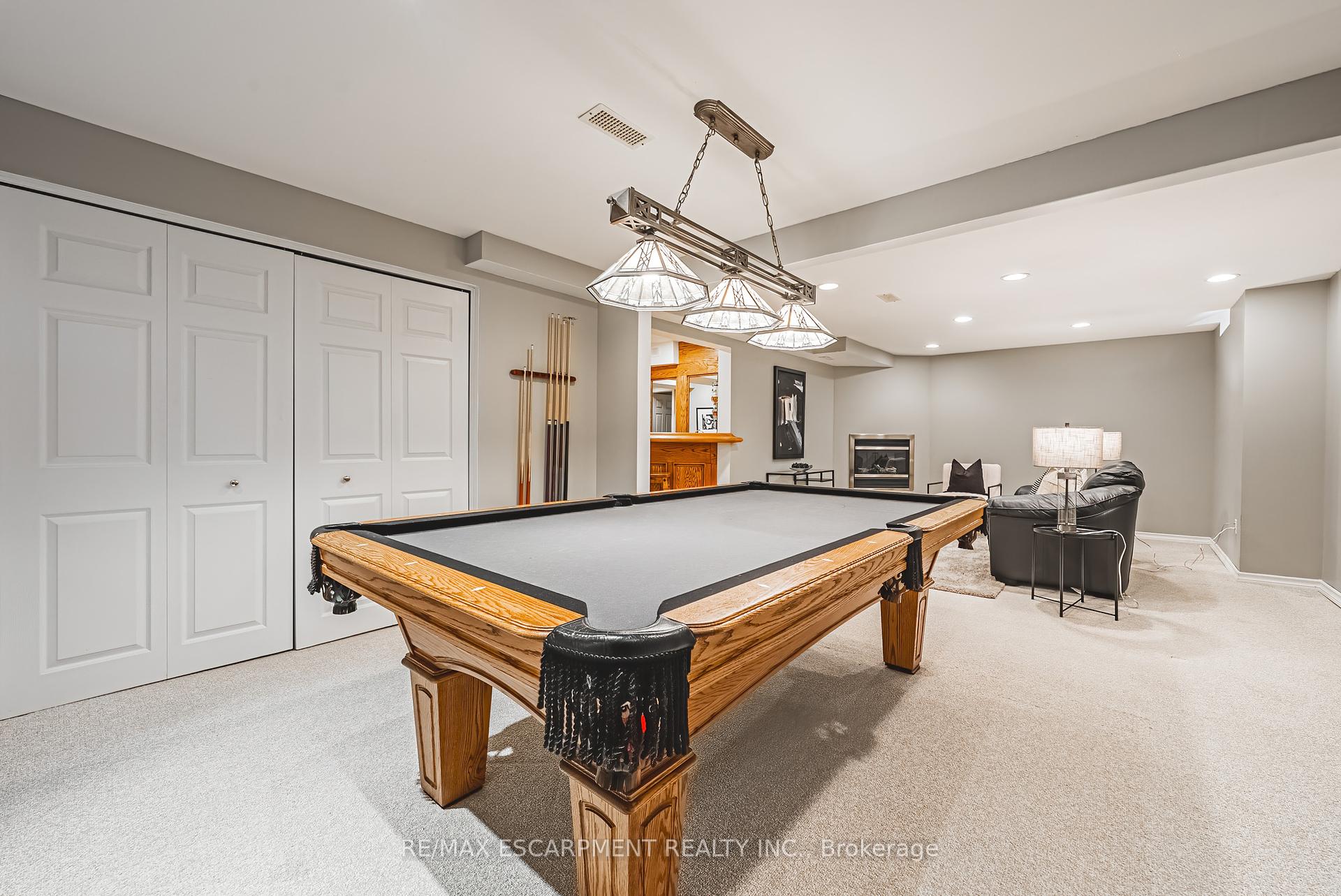3 Bedrooms Condo at 3333 New,  Burlington For sale