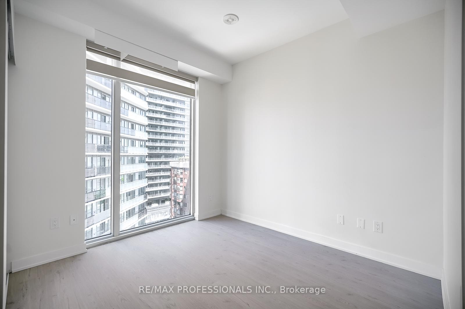 2 Bedrooms Condo at 65 Mutual, Toronto For sale