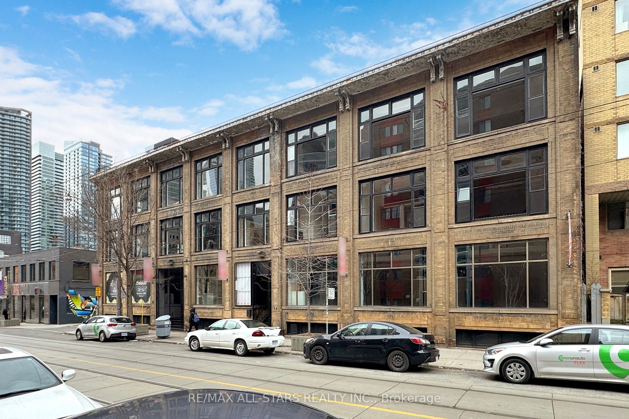 10 - 14 Mccaul Street, #302