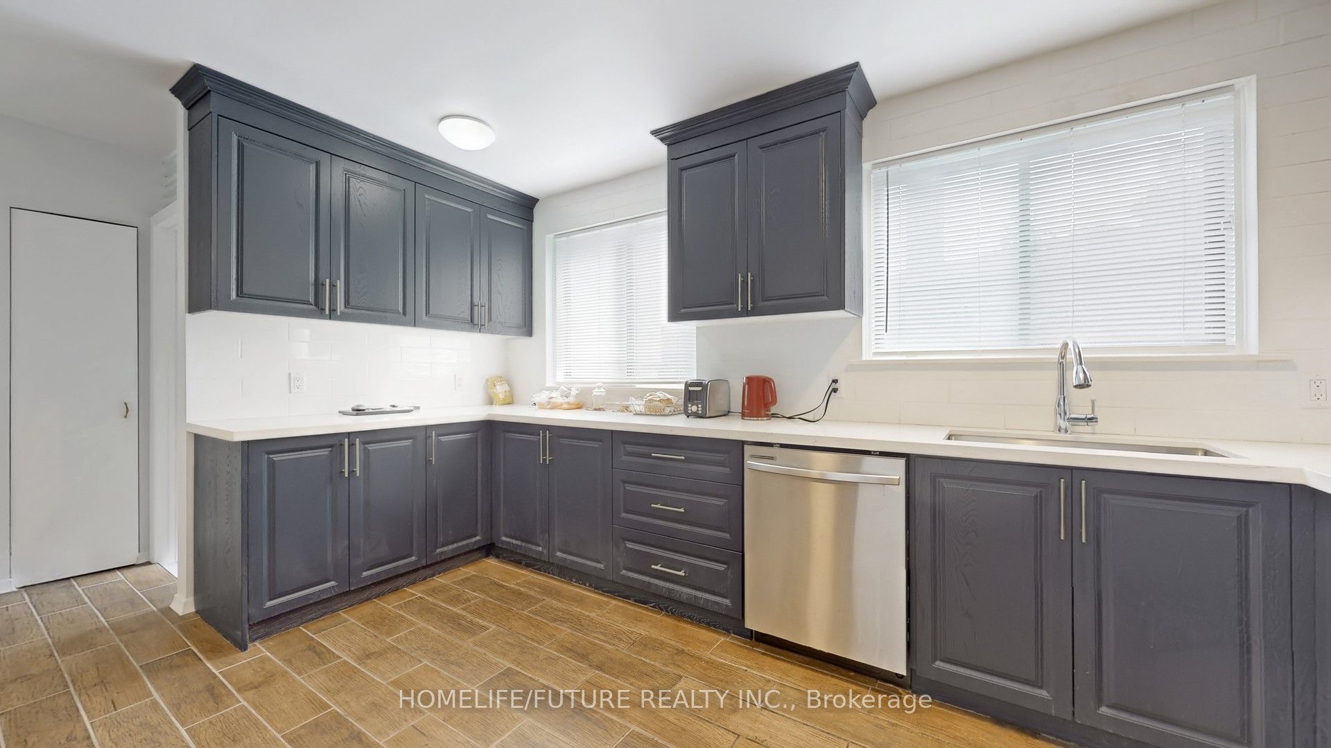 96 Invergordon Avenue, Toronto, ON M1S 2Z2