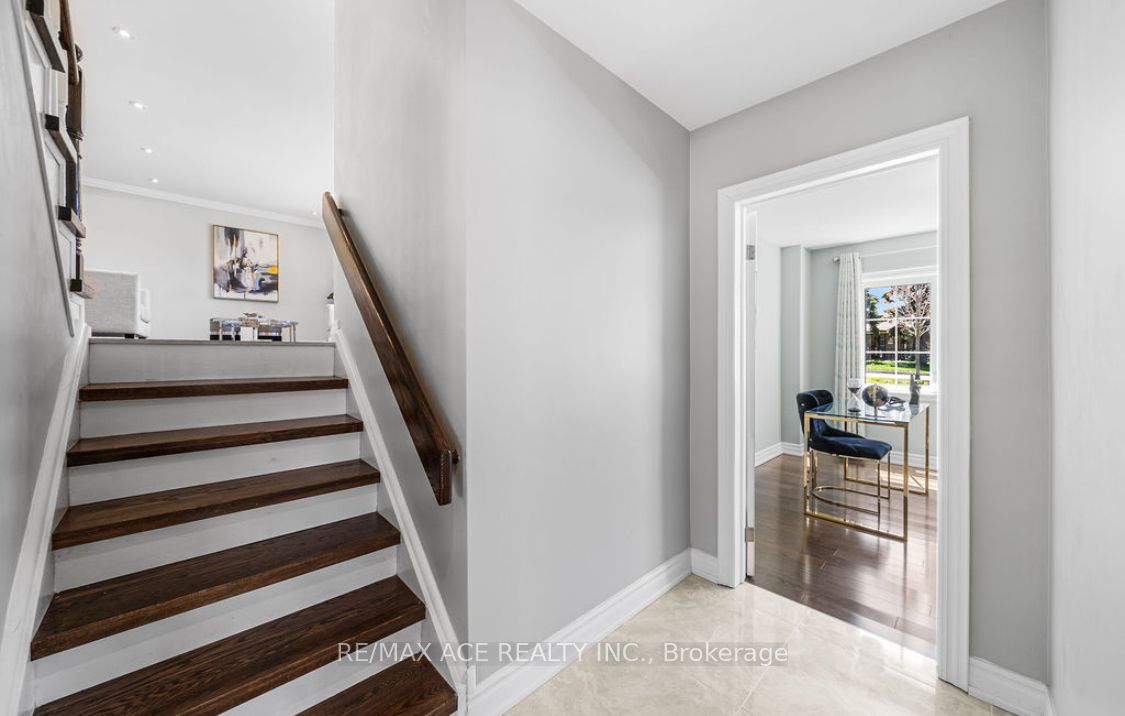 6 Oldborough Circle