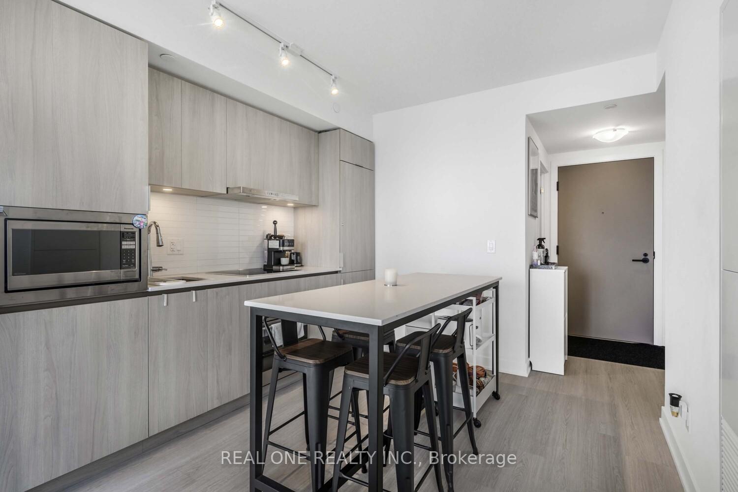 2 Bedrooms Condo at 47 Mutual, Toronto For sale