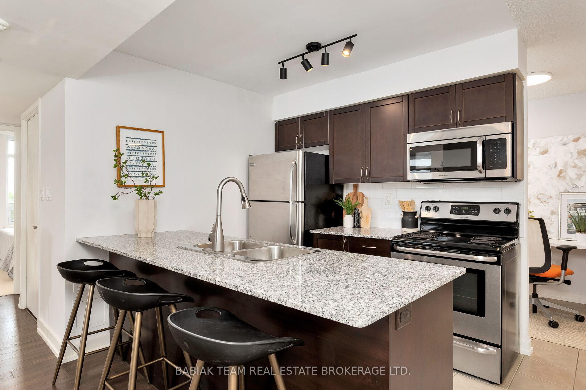 3 Bedrooms Condo at 816 Lansdowne, Toronto For sale
