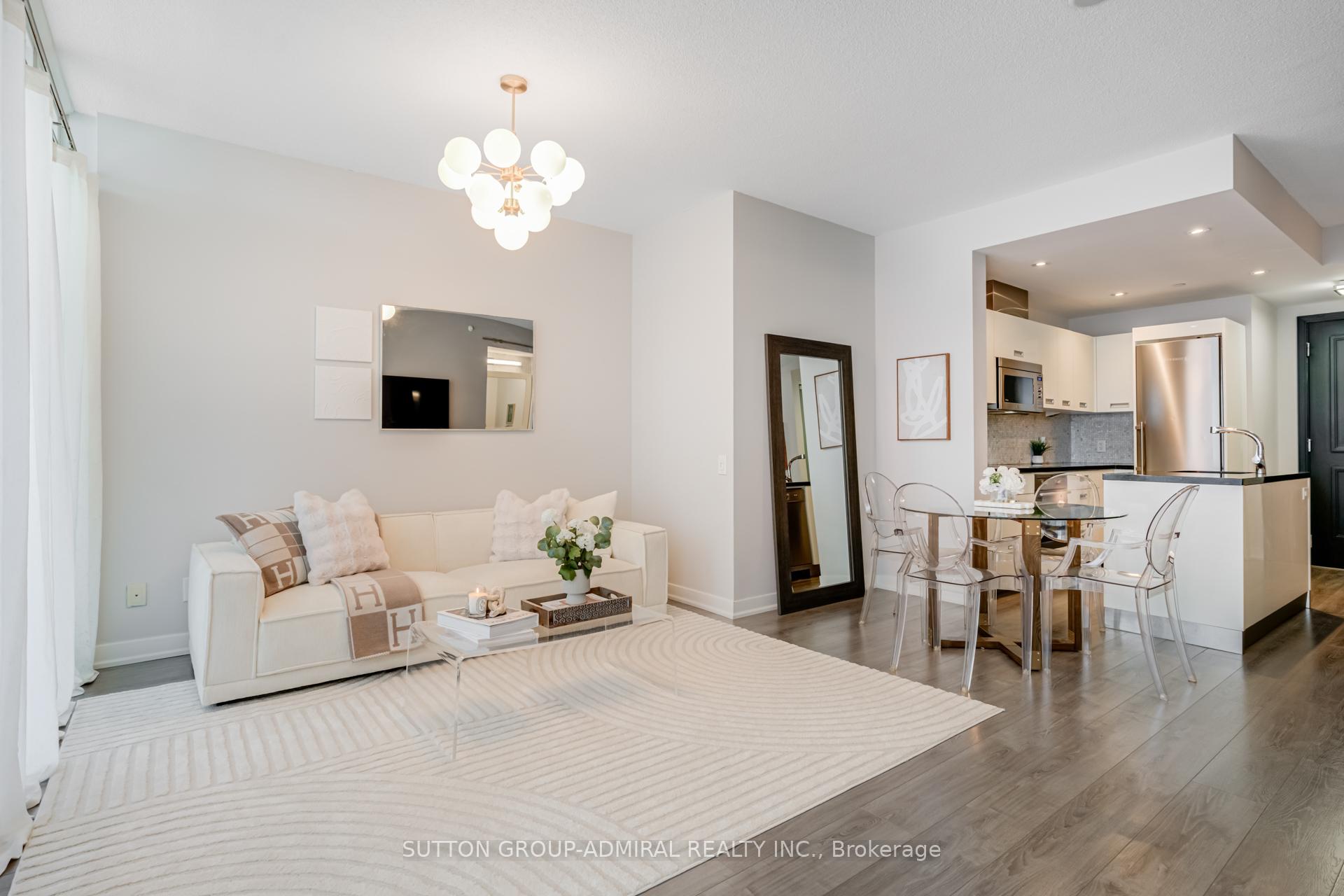 2 Bedrooms Condo at 90 Parklawn, Toronto For sale