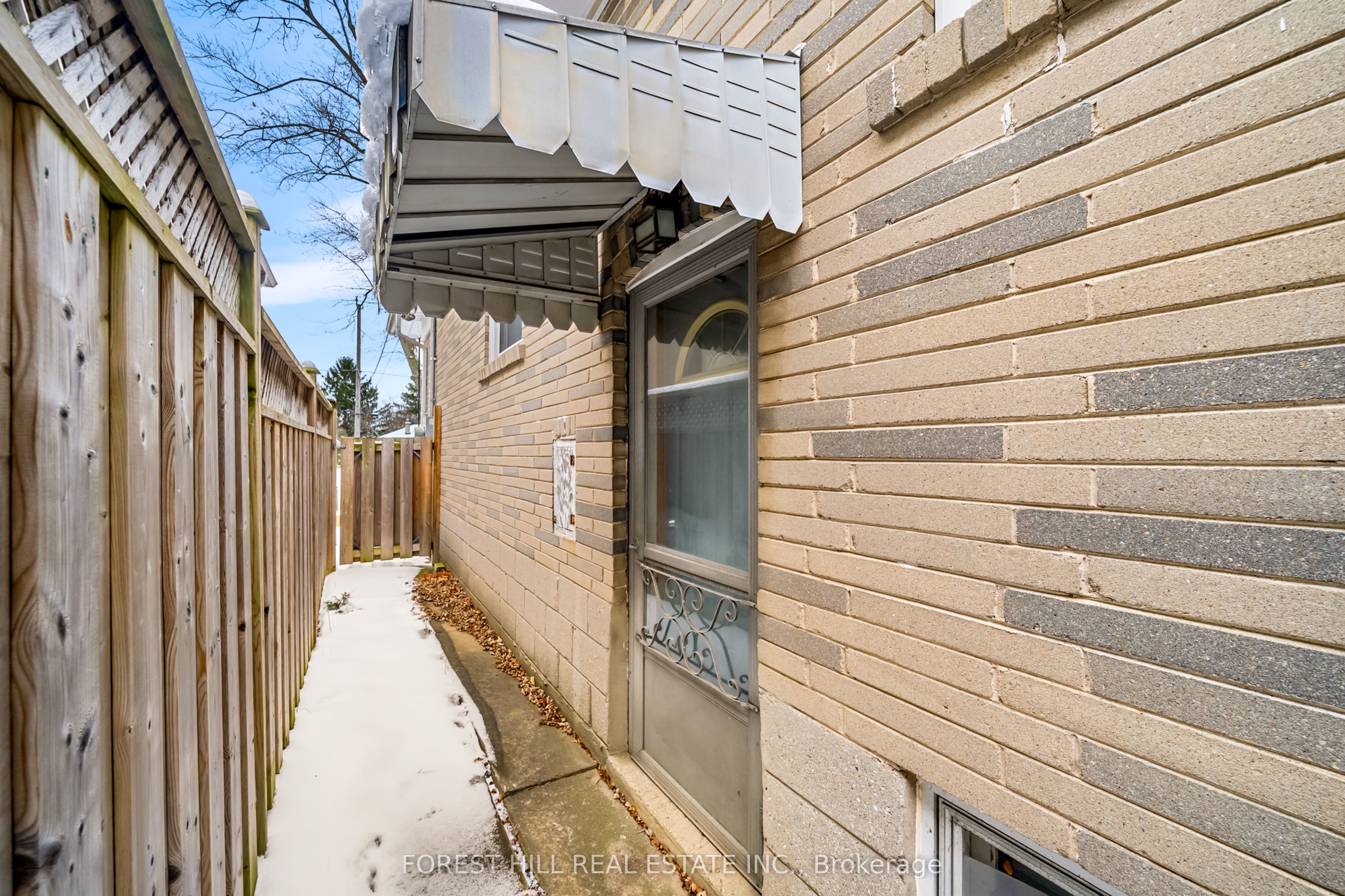208 Park Home Avenue, Toronto, ON M2R 1A2