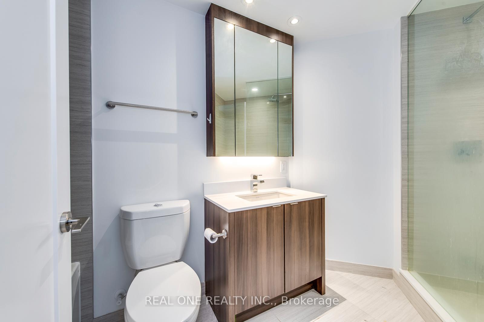 2 Bedrooms Condo at 1 Edgewater, Toronto For sale