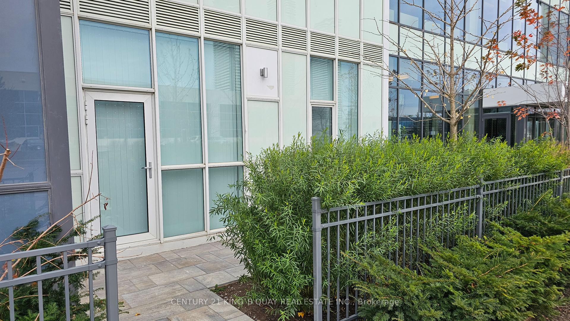 1 Bedroom Condo at 38 Honeycrisp,  Vaughan For sale