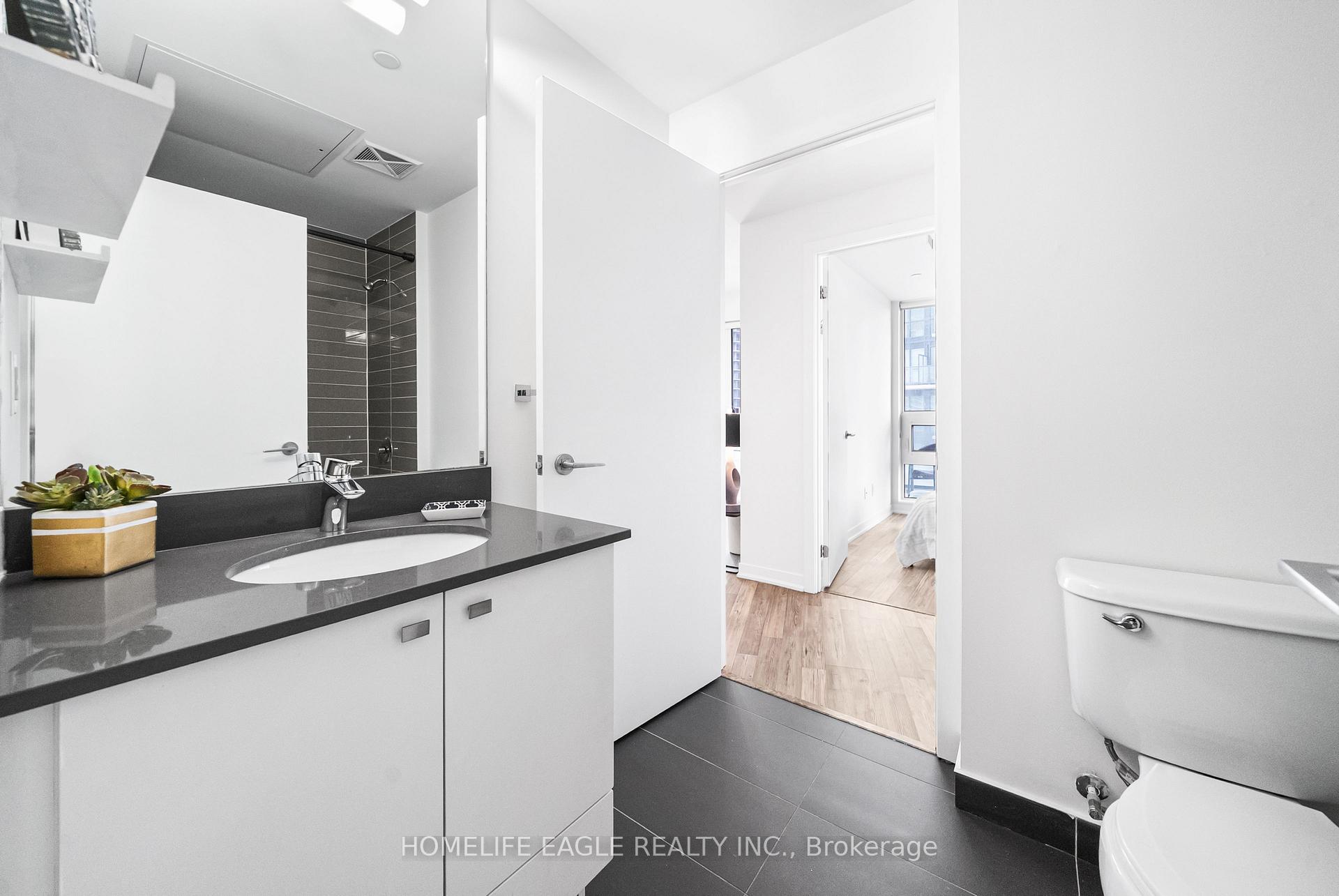 2 Bedrooms Condo at 51 East Liberty, Toronto For sale