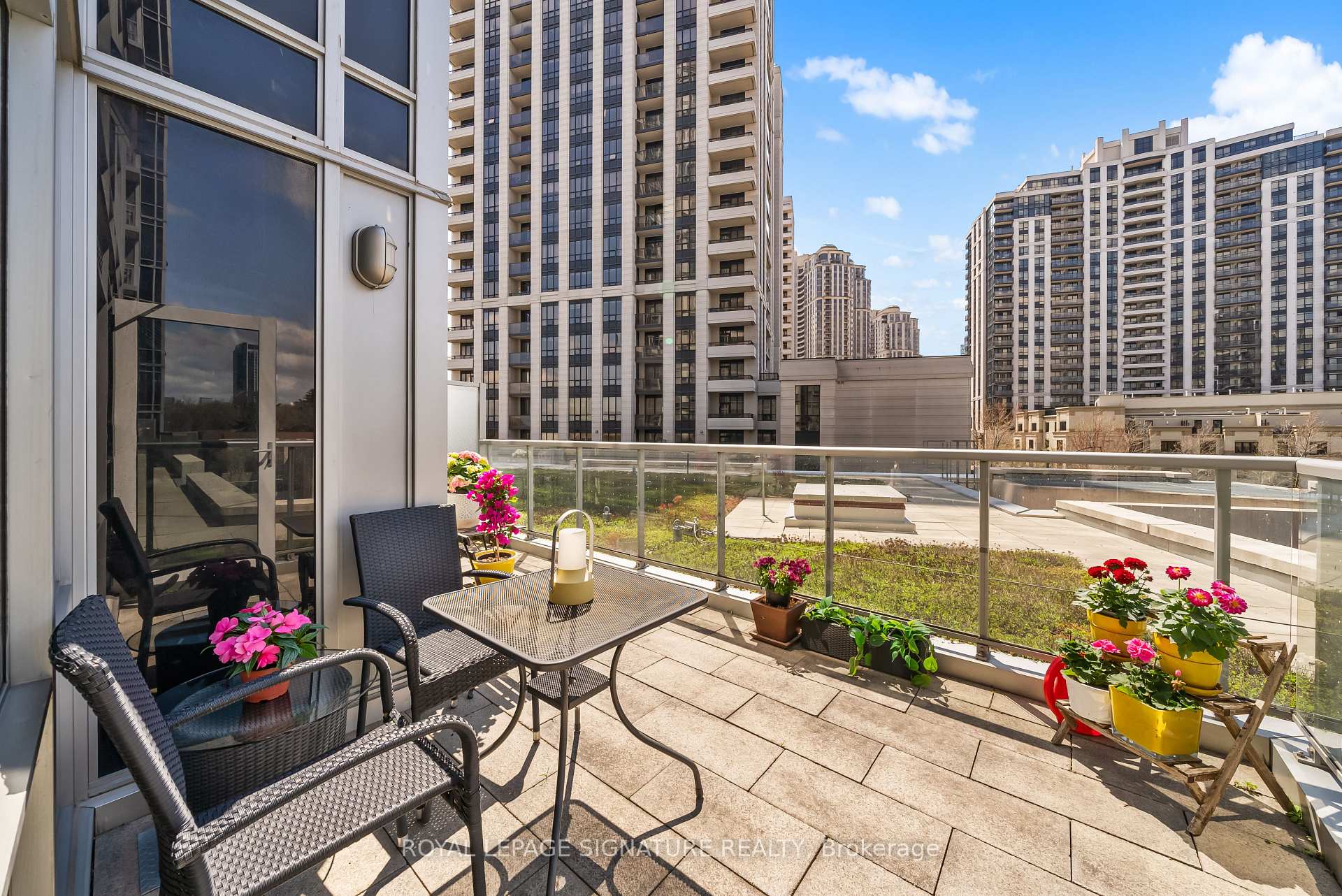 3 Bedrooms Condo at 120 Harrison Garden, Toronto For sale