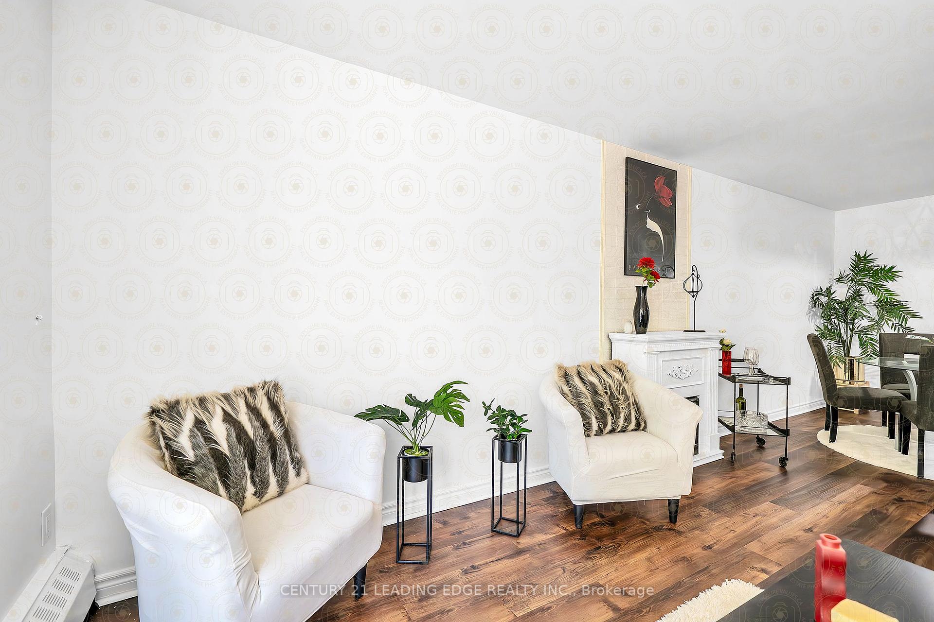 3 Bedrooms Condo at 1690 Victoria Park, Toronto For sale