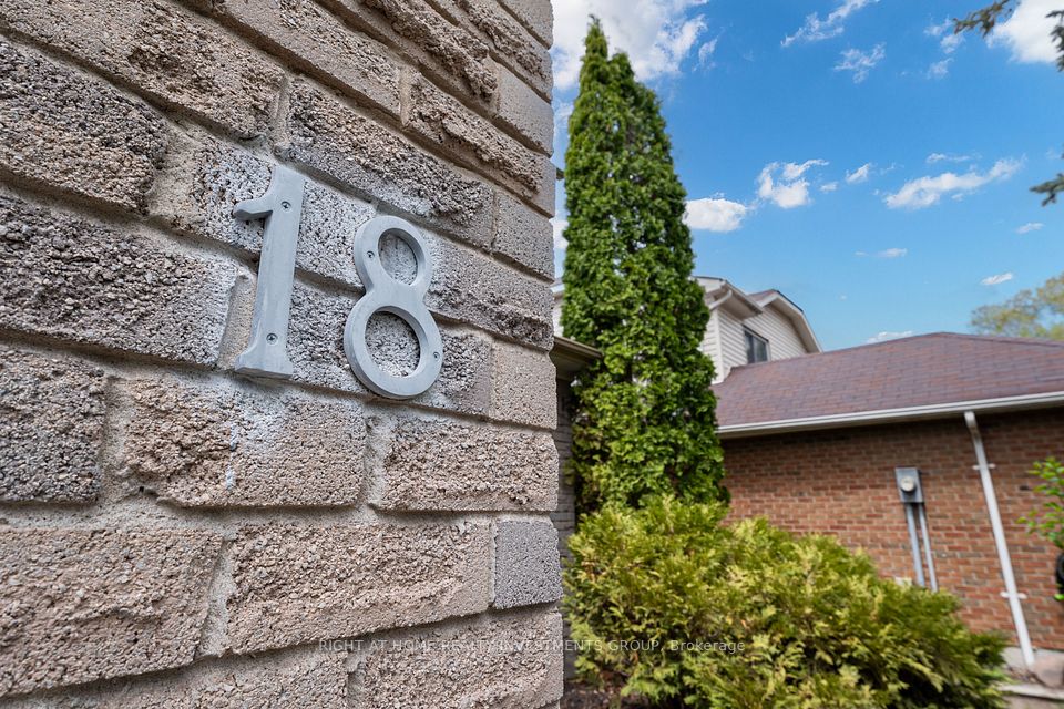 18 Goodfellow Street, Whitby, ON L1P 1C4