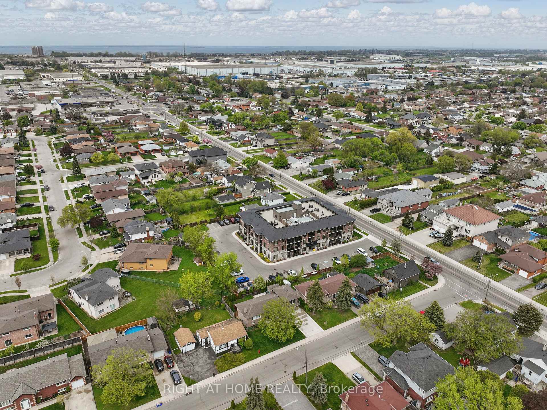 1 Bedroom Condo at 257 Millen, Hamilton For sale