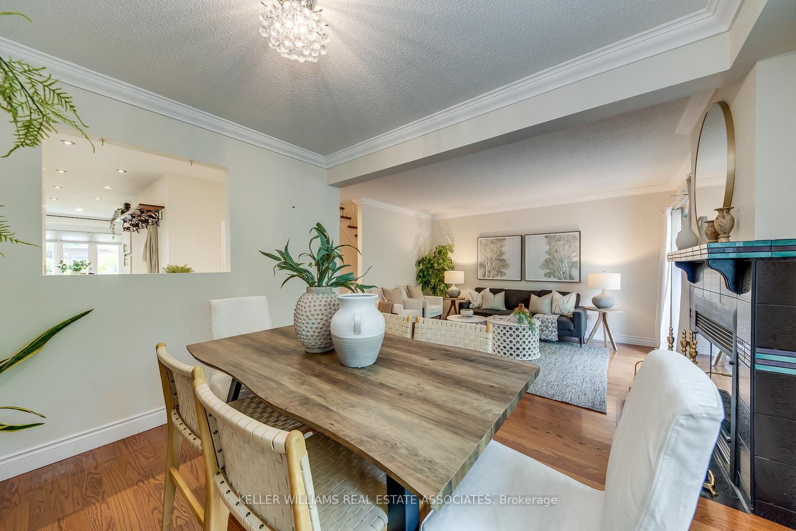 4 Bedrooms Condo at 3050 Orleans, Mississauga For sale