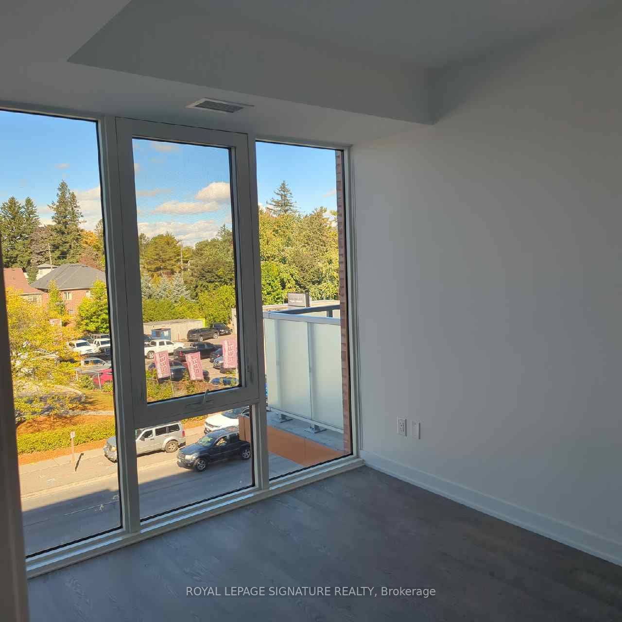 215 Lakeshore Road W, #334